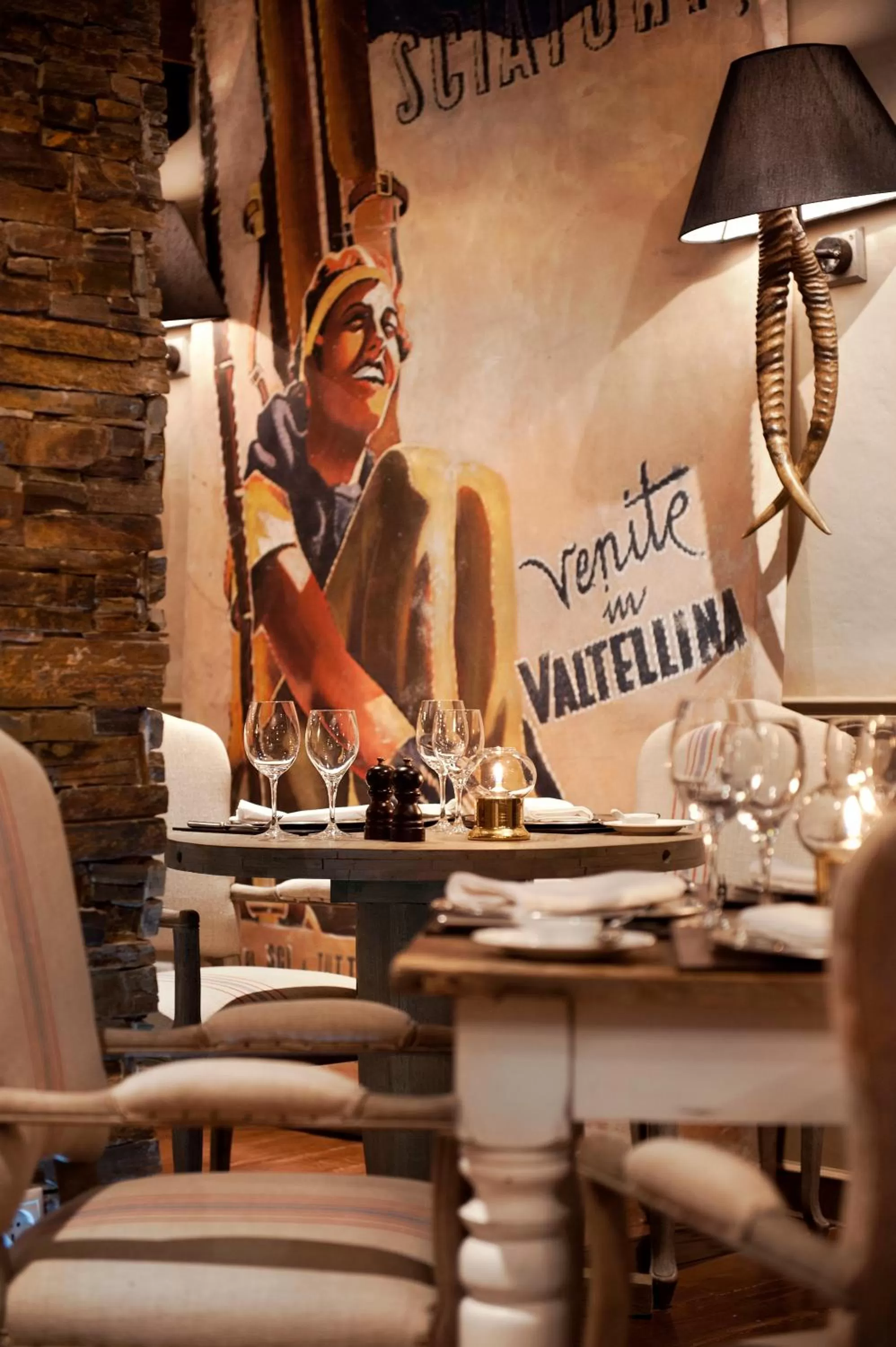 Restaurant/places to eat in El Lodge, Ski & Spa