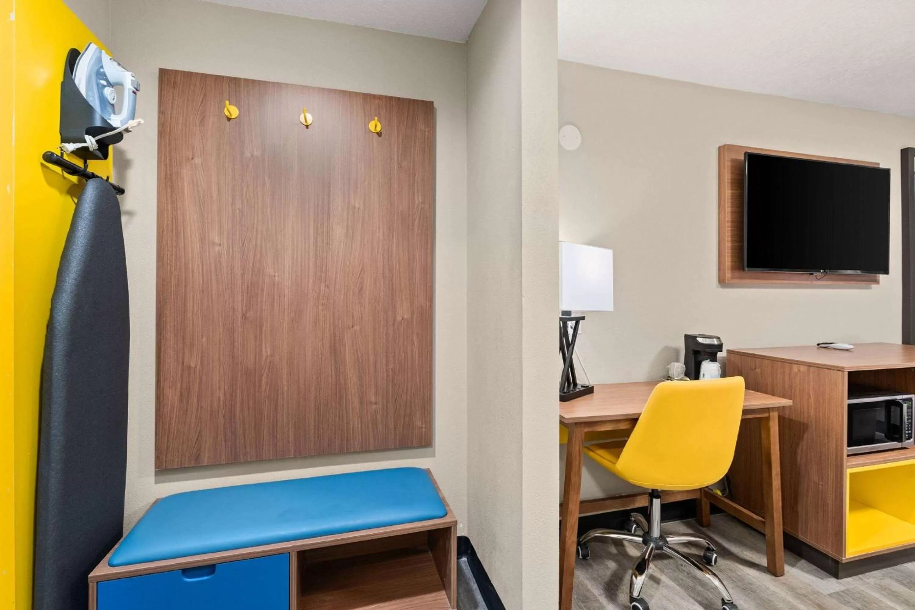 Photo of the whole room in Days-Inn by Wyndham Albuquerque I-25