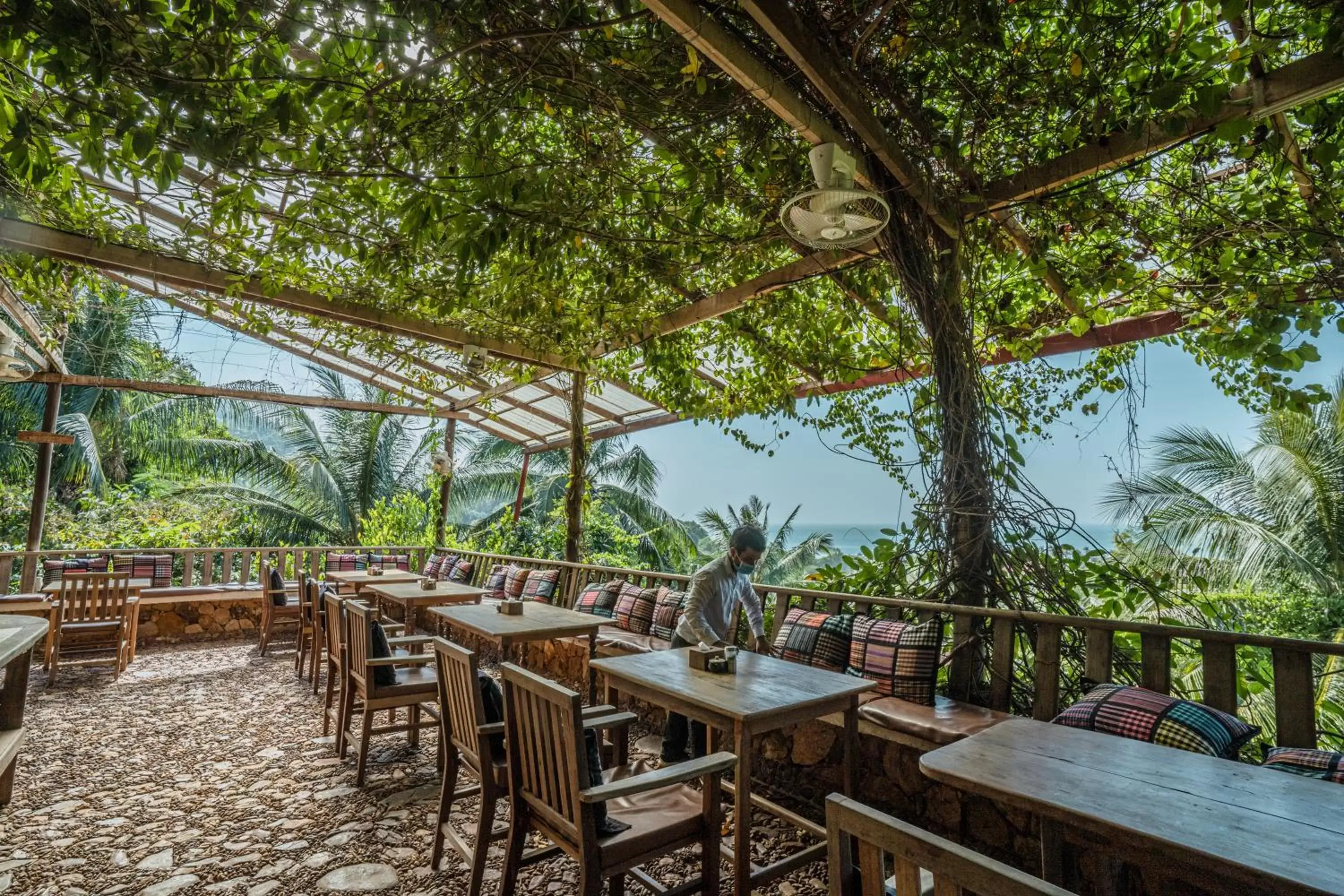 Restaurant/Places to Eat in Veranda Natural Resort