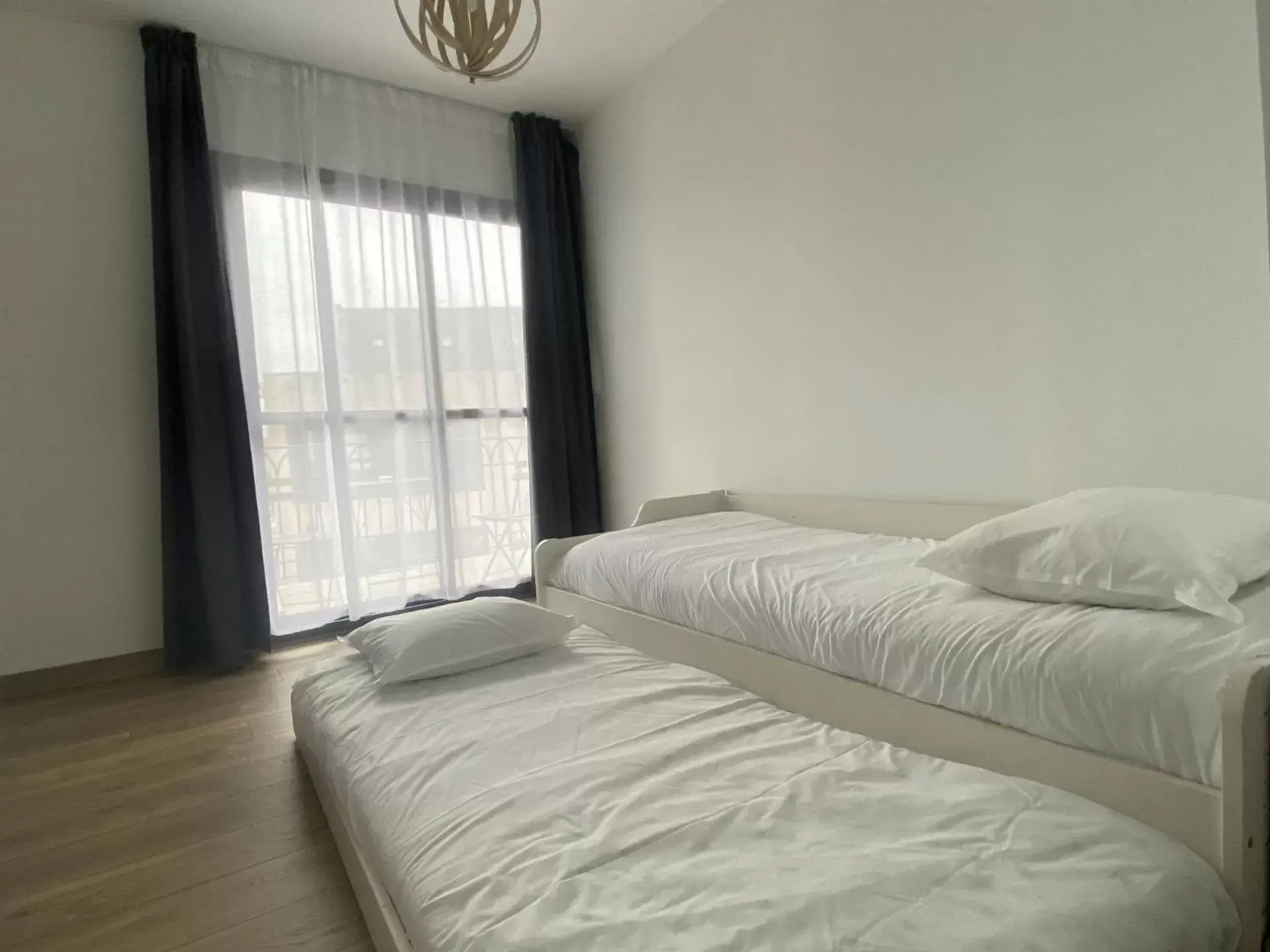 Family Room with Balcony in LA TOUR AUX CRABES près de la plage Family Room with Balcony in LA TOUR AUX CRABES près de la plage