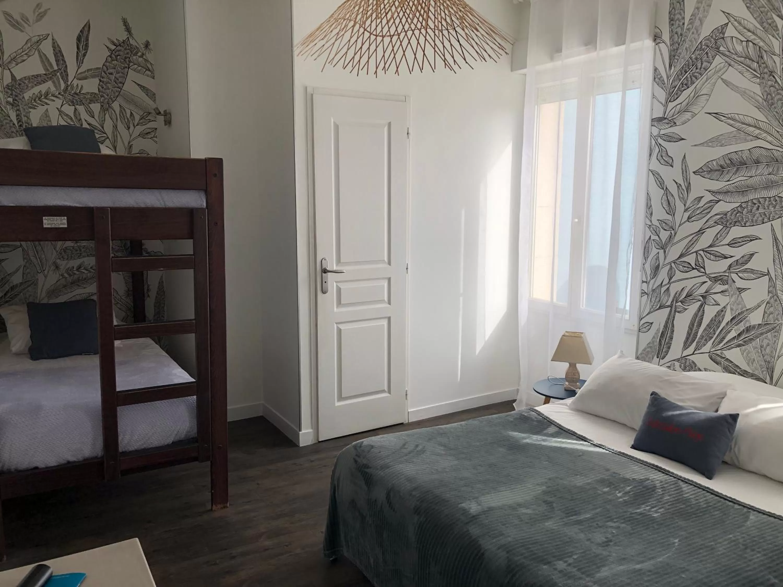 Bed in Hôtel Restaurant L'Atelier des Cousins