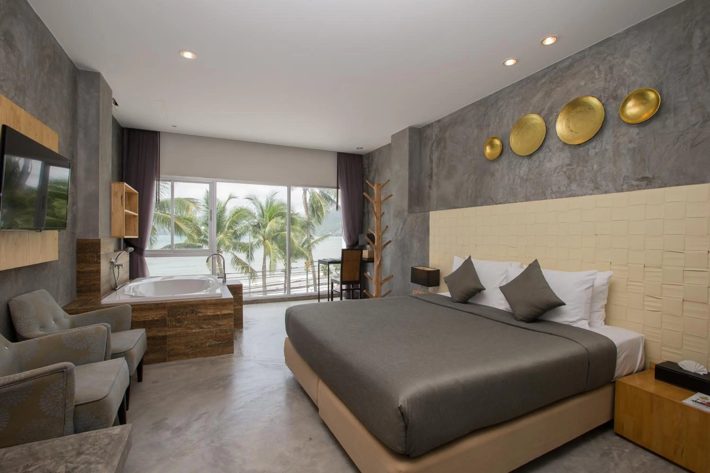 Bed in Patong Signature Boutique Hotel