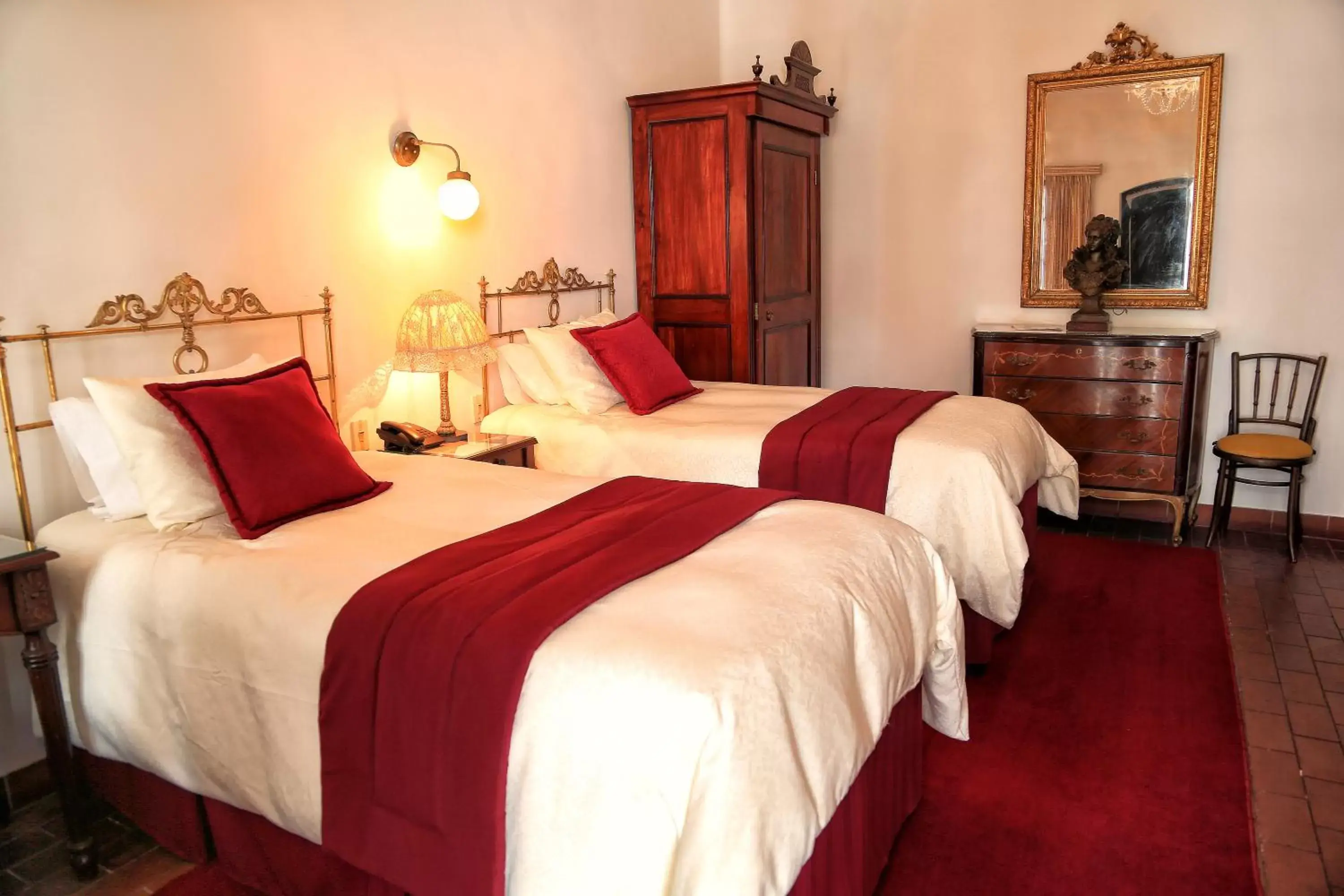 Other, Bed in El Hotel de Su Merced