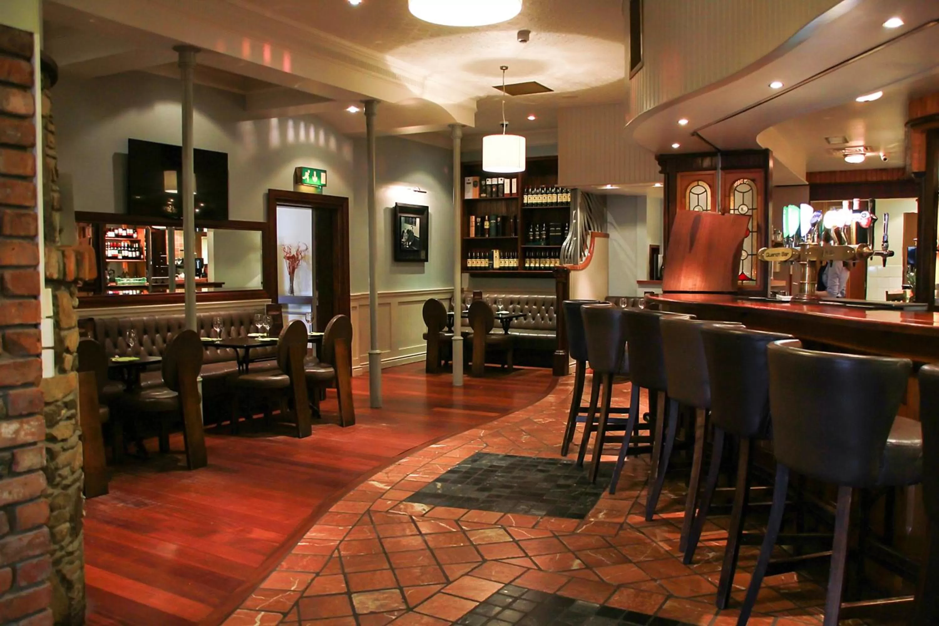 Lounge or bar in Radisson BLU Hotel and Spa, Limerick