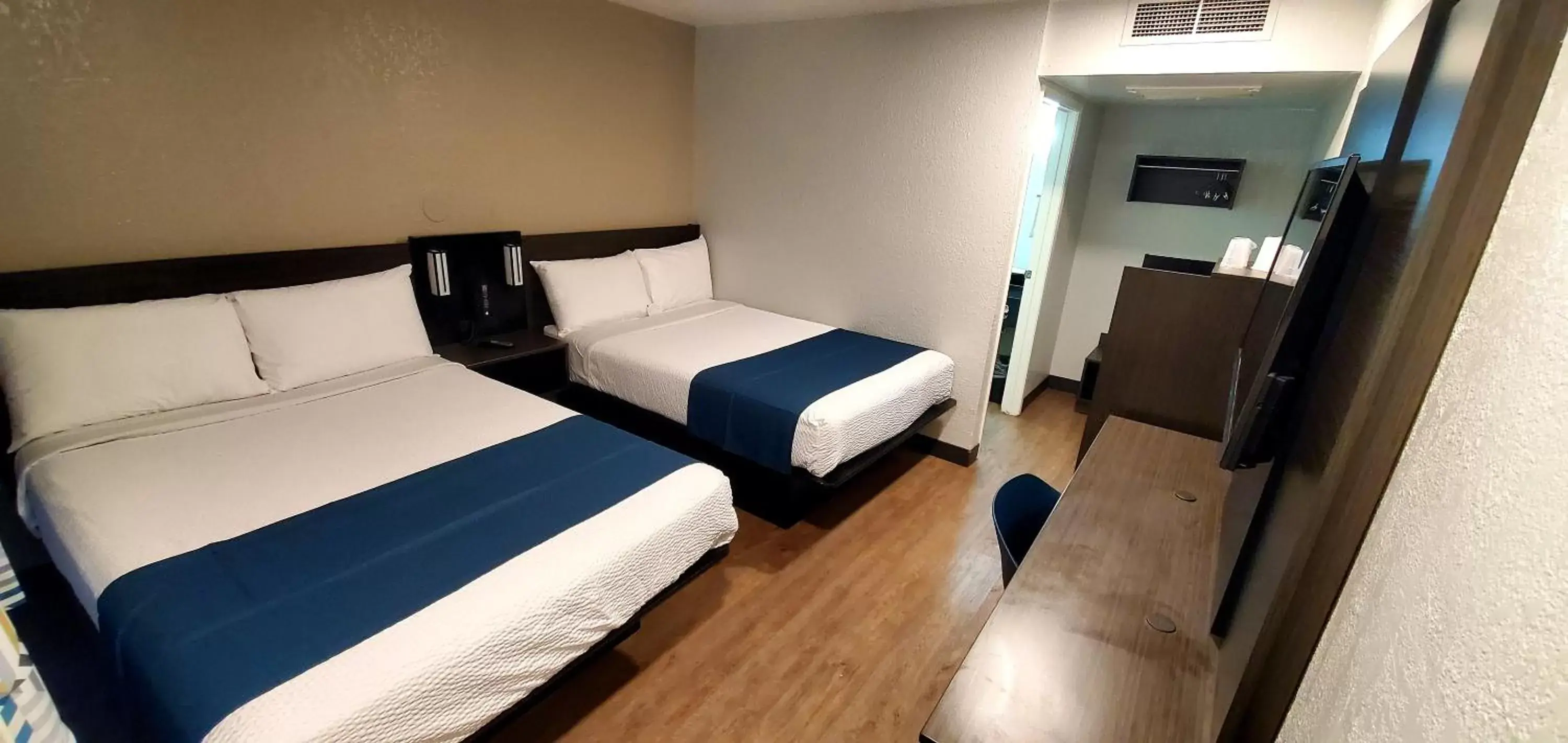 Photo of the whole room, Bed in Motel 6-Palmdale, CA