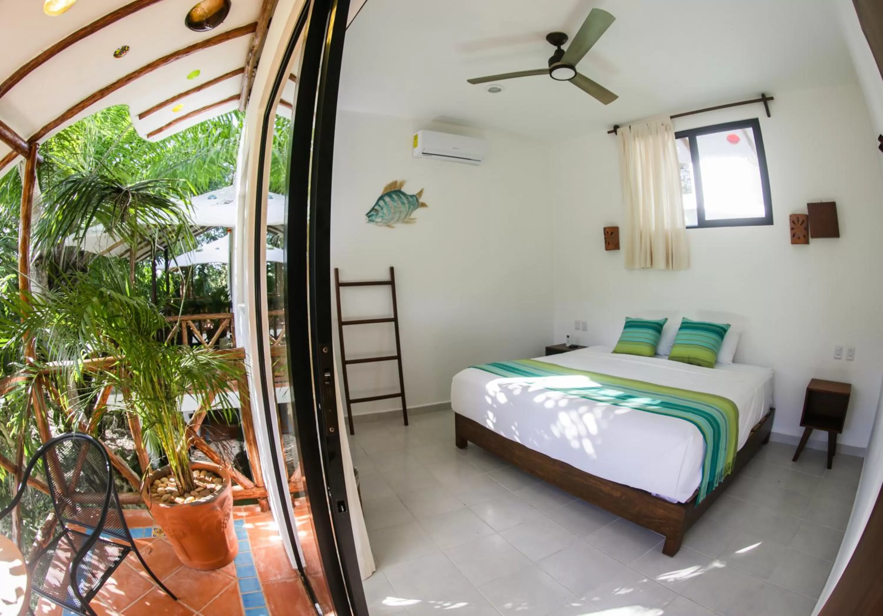 View (from property/room), Bed in Maison Bacalar