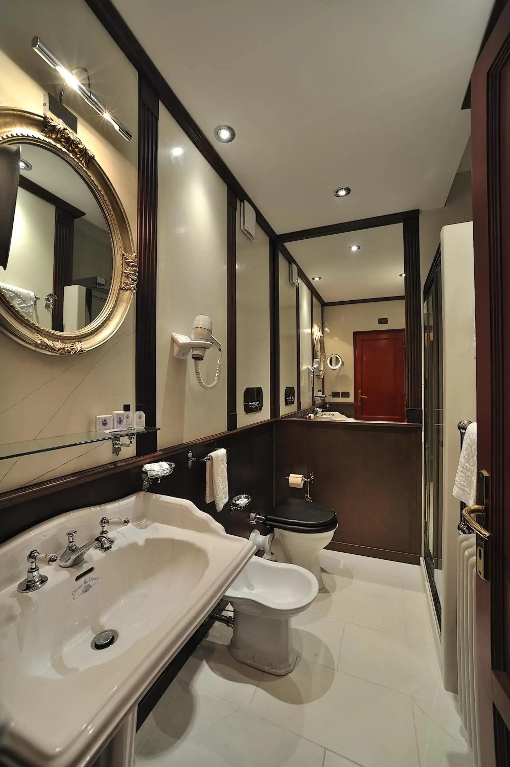 Bathroom in Hotel Bonconte