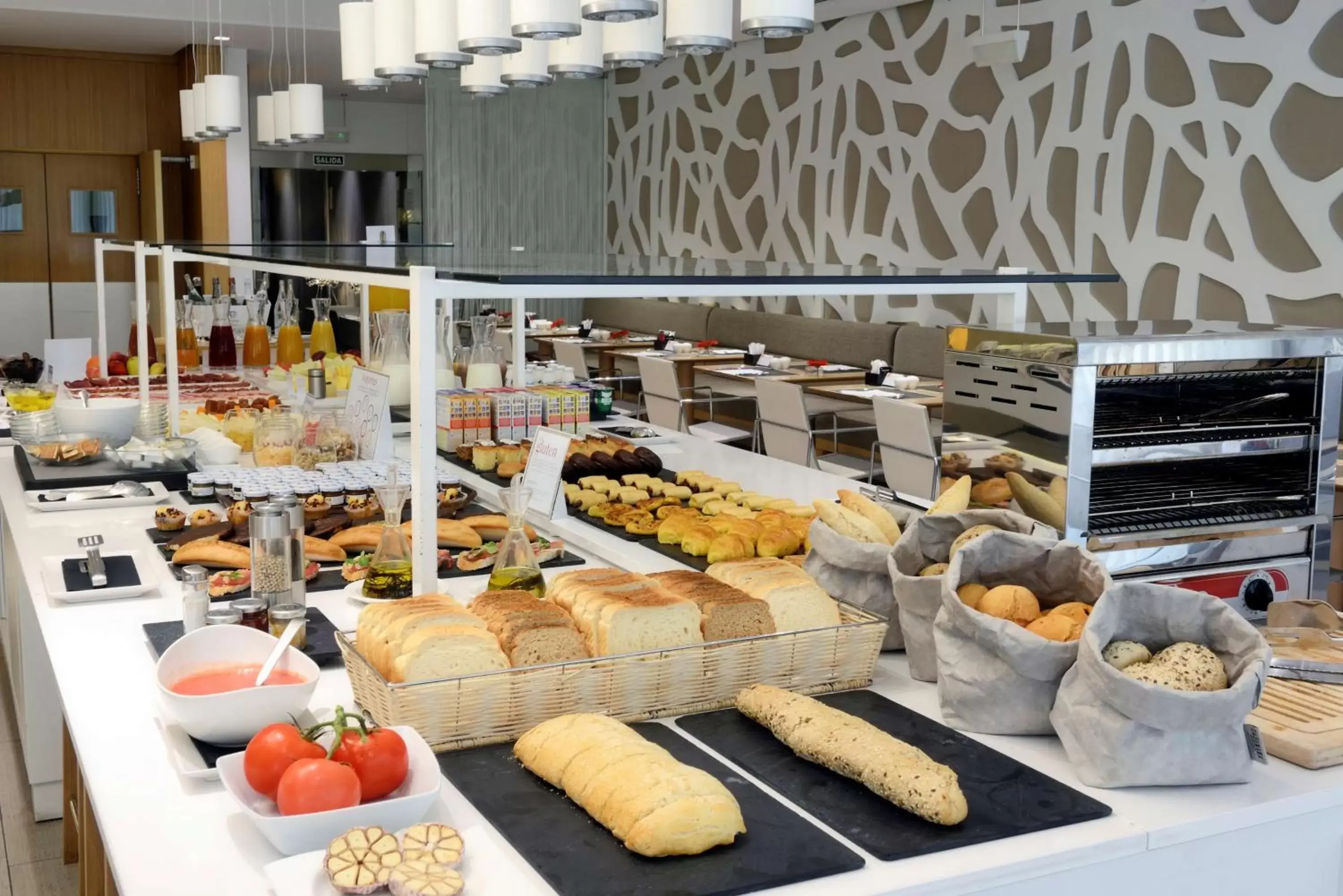 Restaurant/places to eat, Breakfast in NH Collection Villa de Bilbao