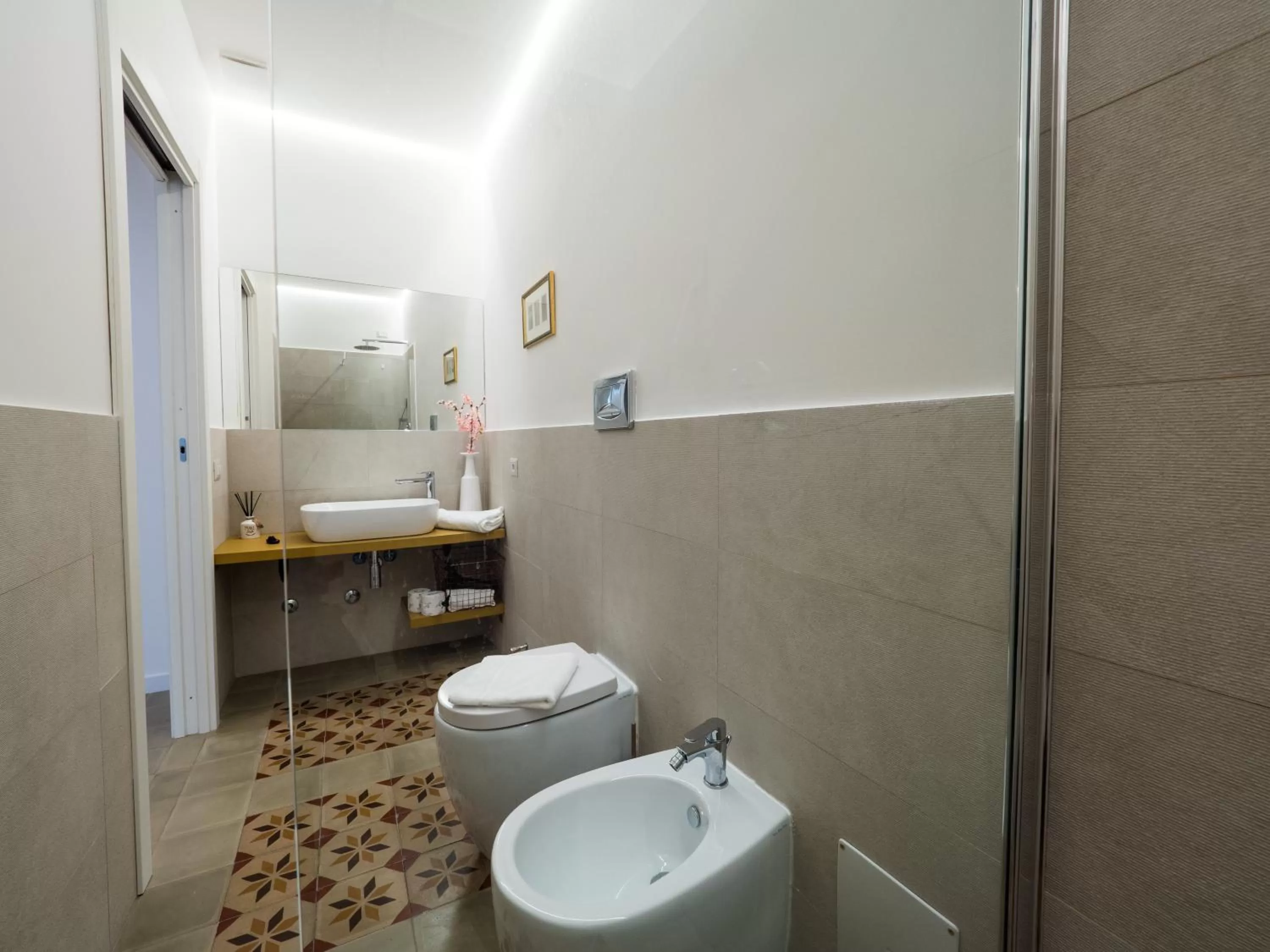 Bathroom in B&B Sciara Larmisi