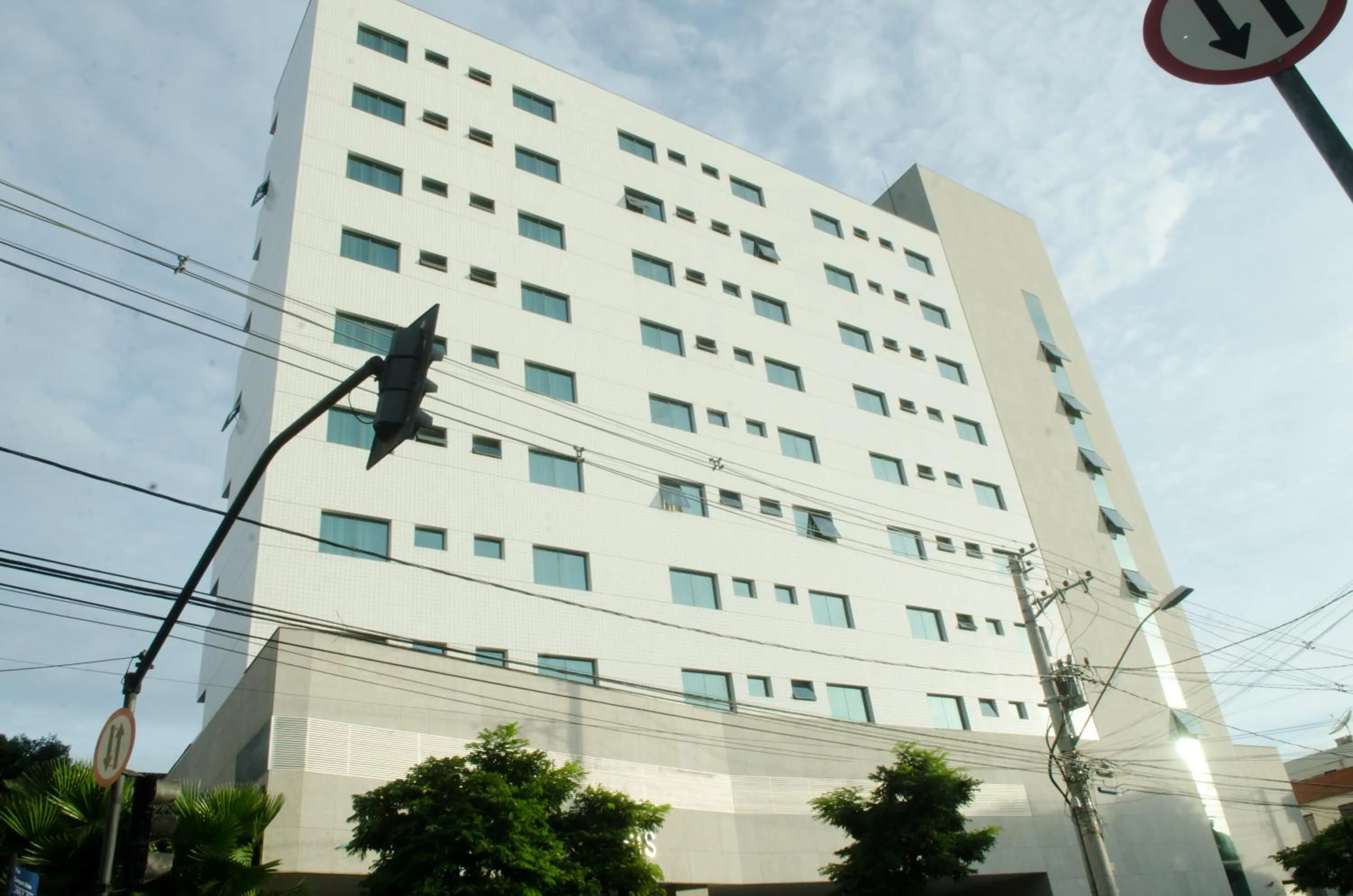 Facade/entrance in Ímpar Suítes Expominas