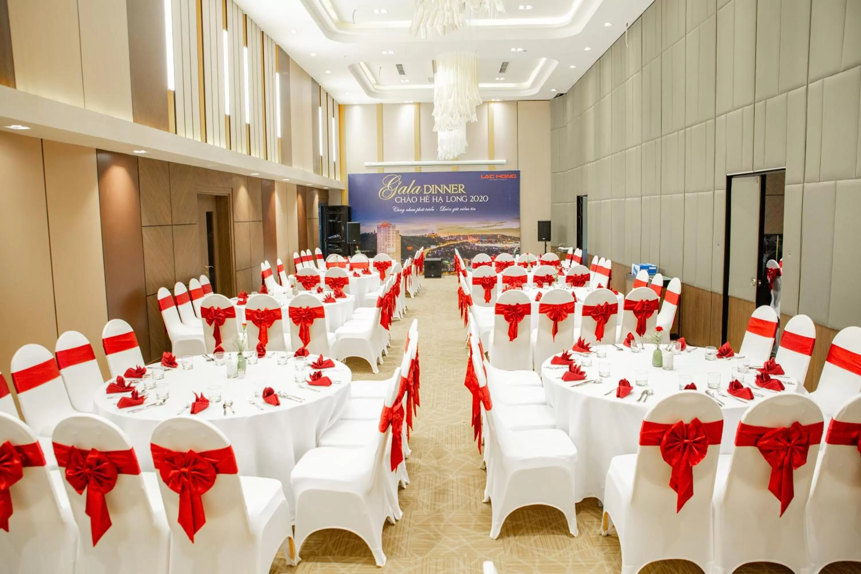 Meeting/conference room in Ramada Hotel & Suites by Wyndham Halong Bay View