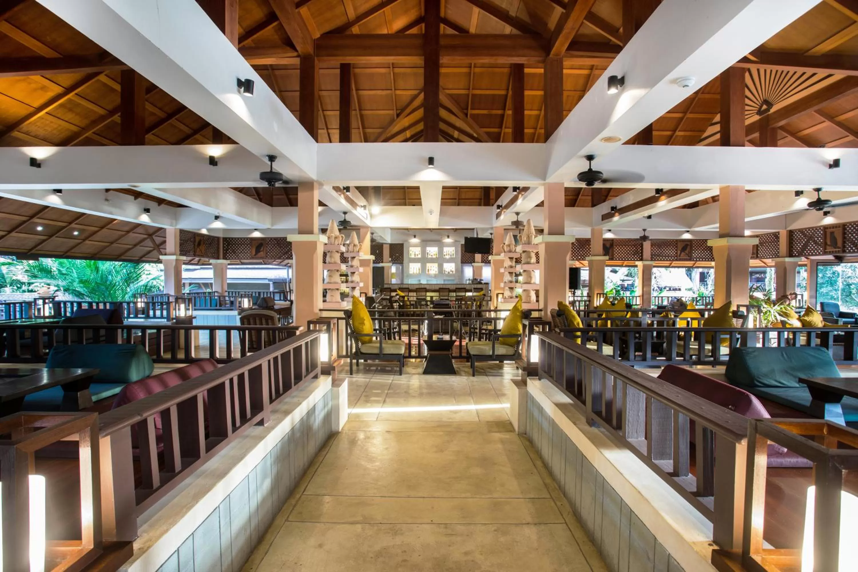 Lounge or bar in Khaolak Merlin Resort