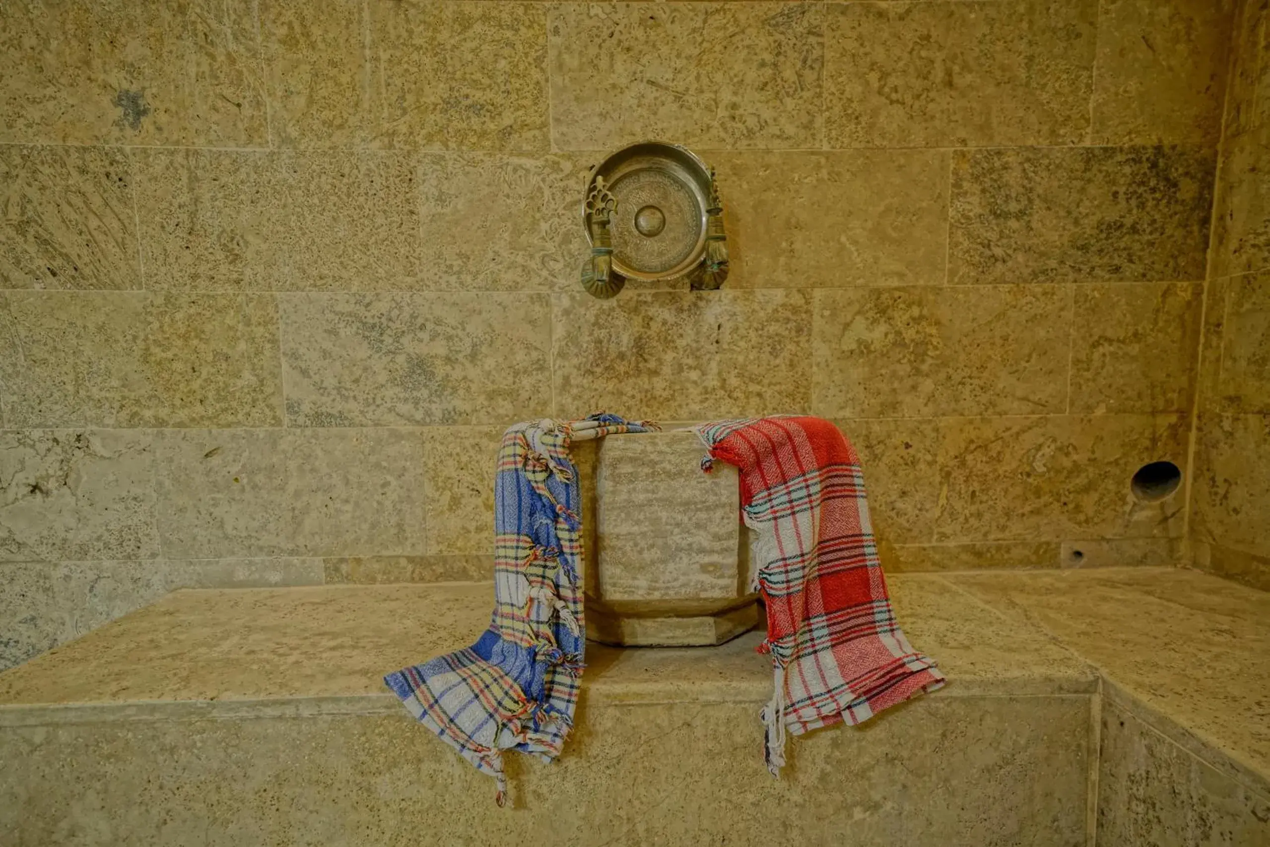 towels in Holiday Cave Hotel