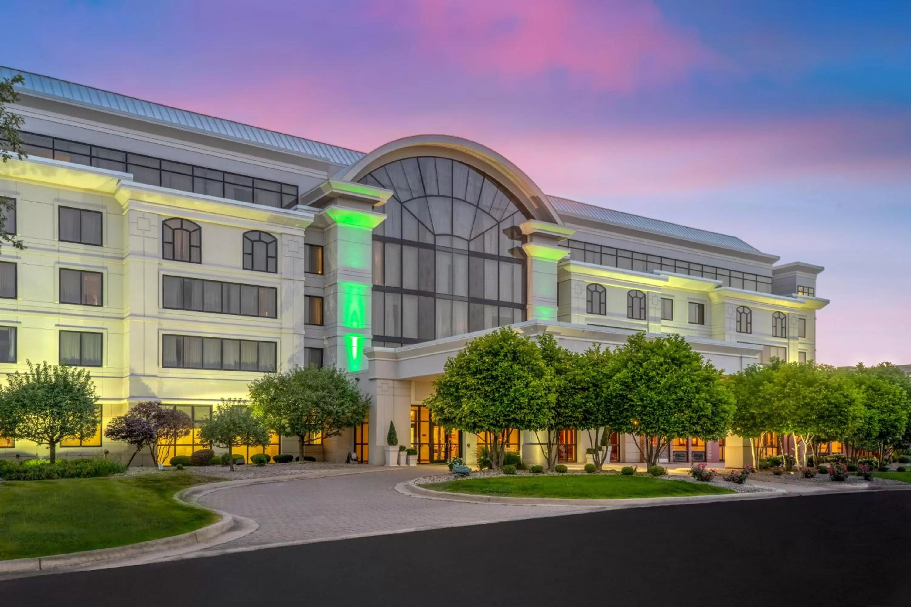 Property building in Holiday Inn Wilmington by IHG