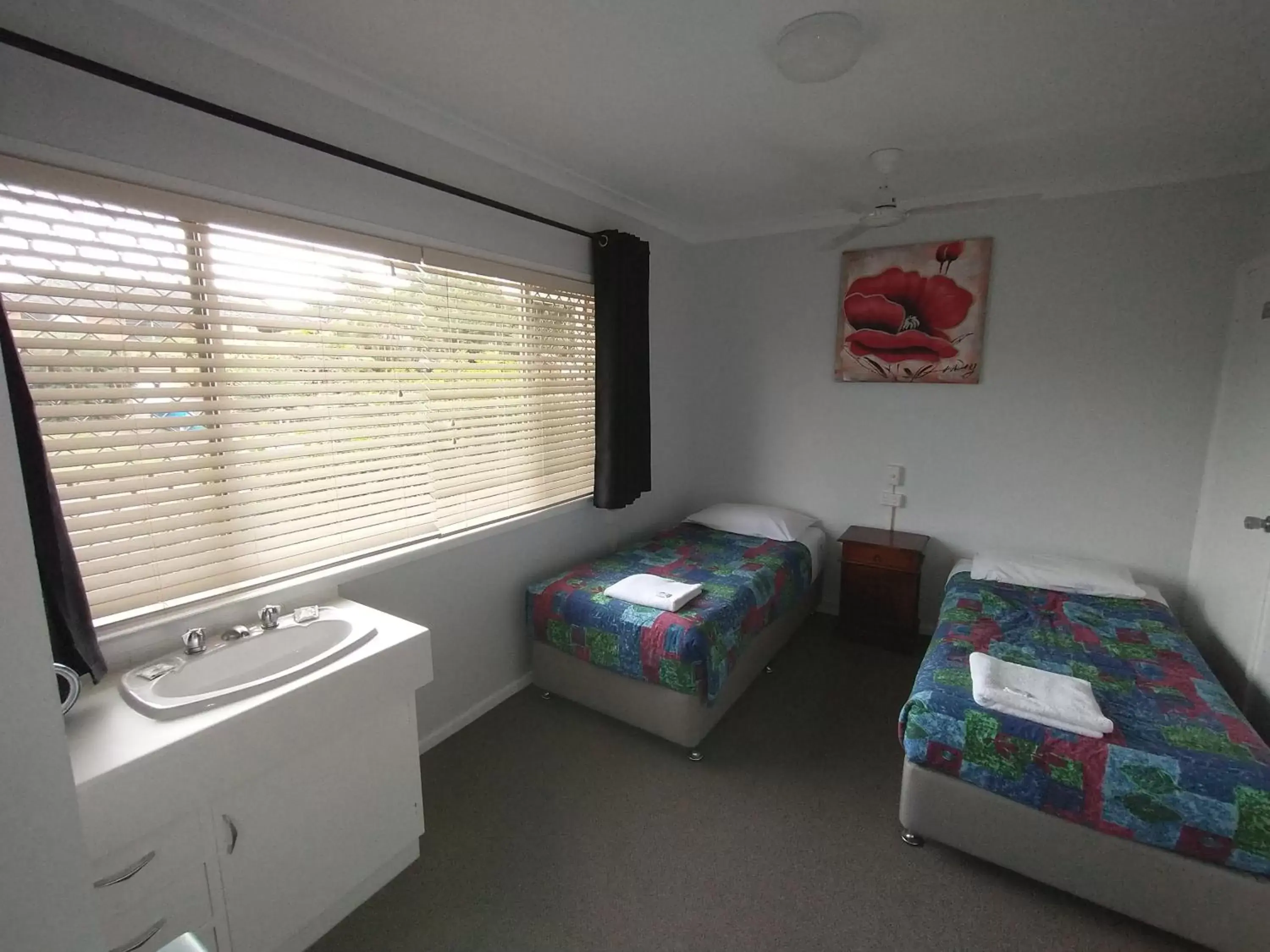 Bedroom, Bed in Aspley Sunset Motel