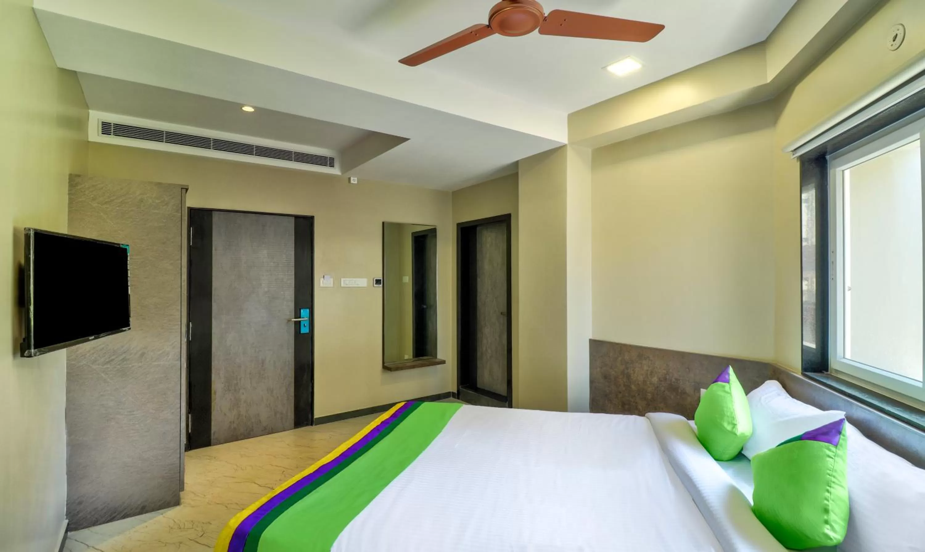 Bedroom, Bed in Treebo Sriz Cozy Seethamadhara