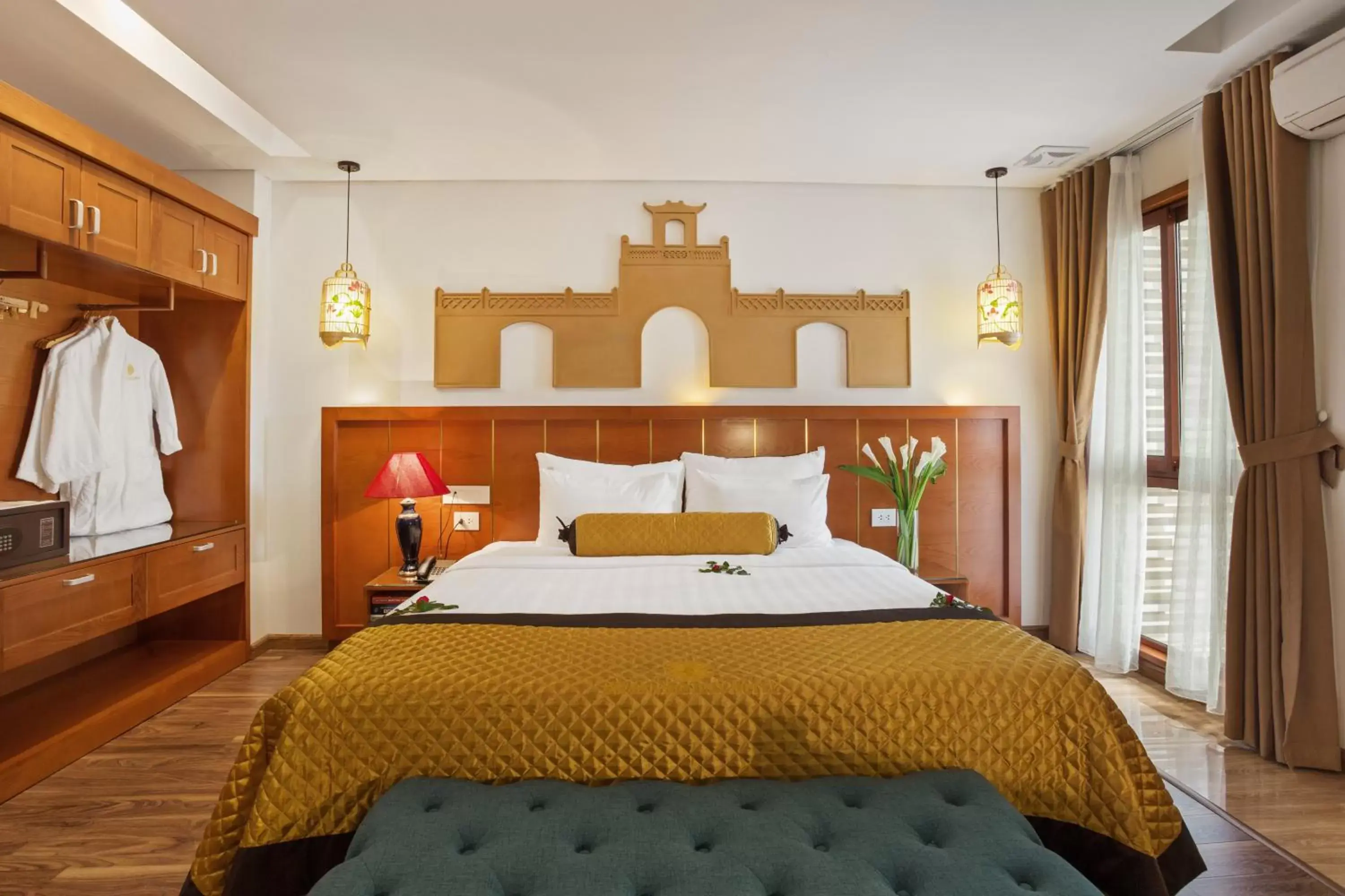 Bedroom, Bed in Hanoi Golden Holiday Hotel