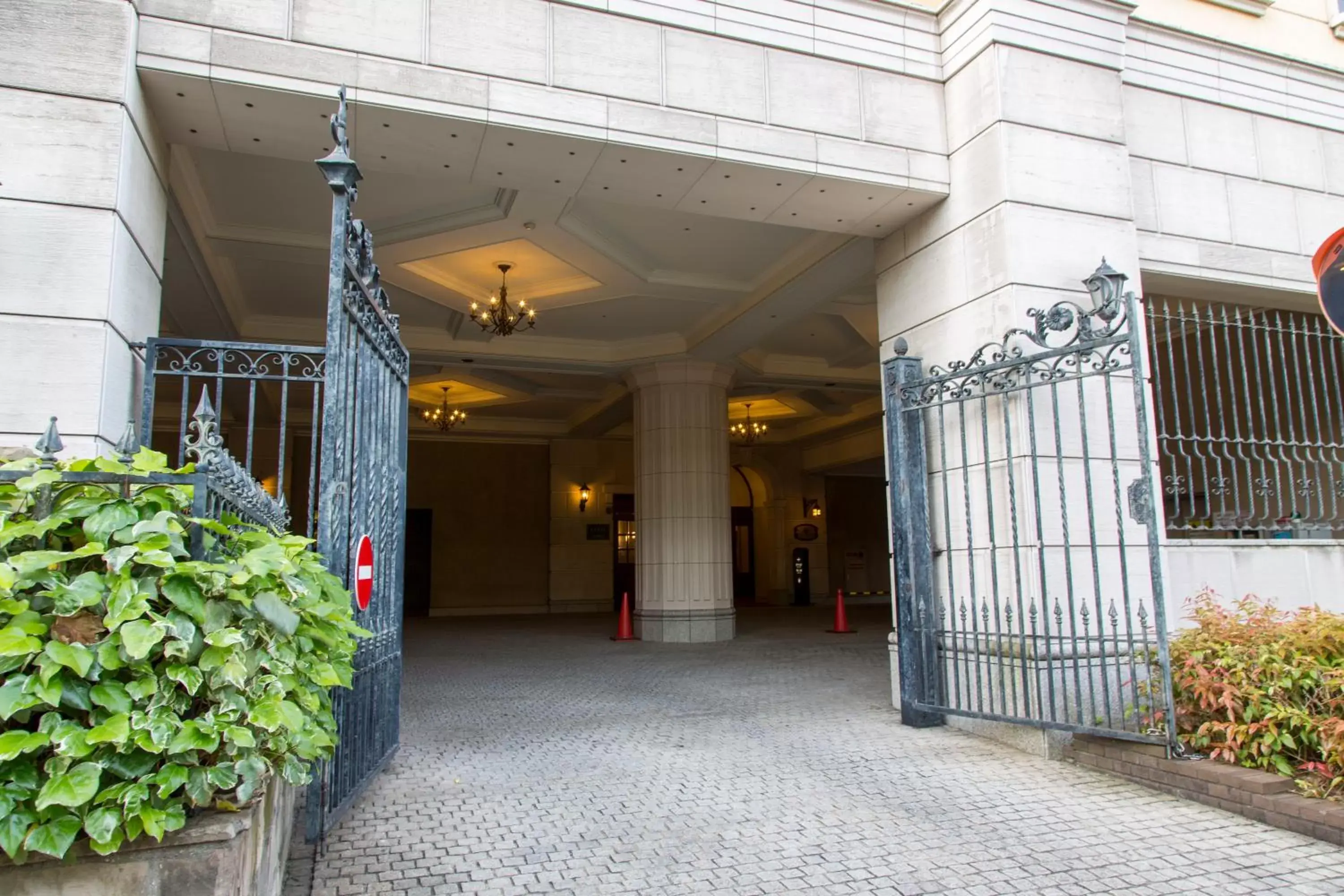 Facade/Entrance in Hotel Monterey Osaka