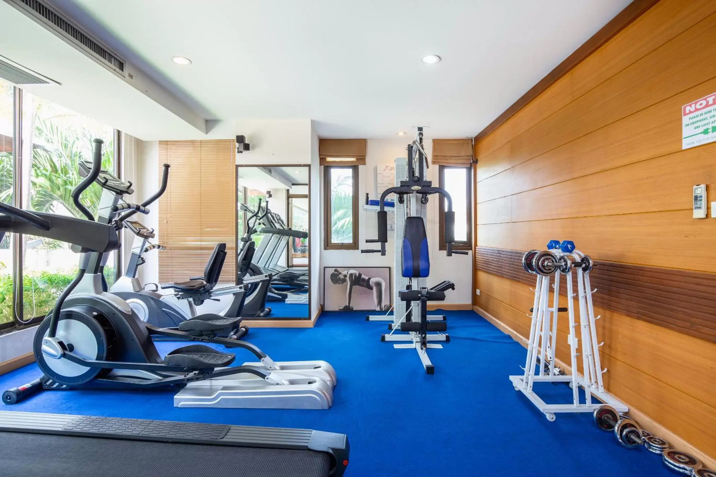 Fitness centre/facilities, Fitness Center/Facilities in Lasalle Suites Hotel & Residence
