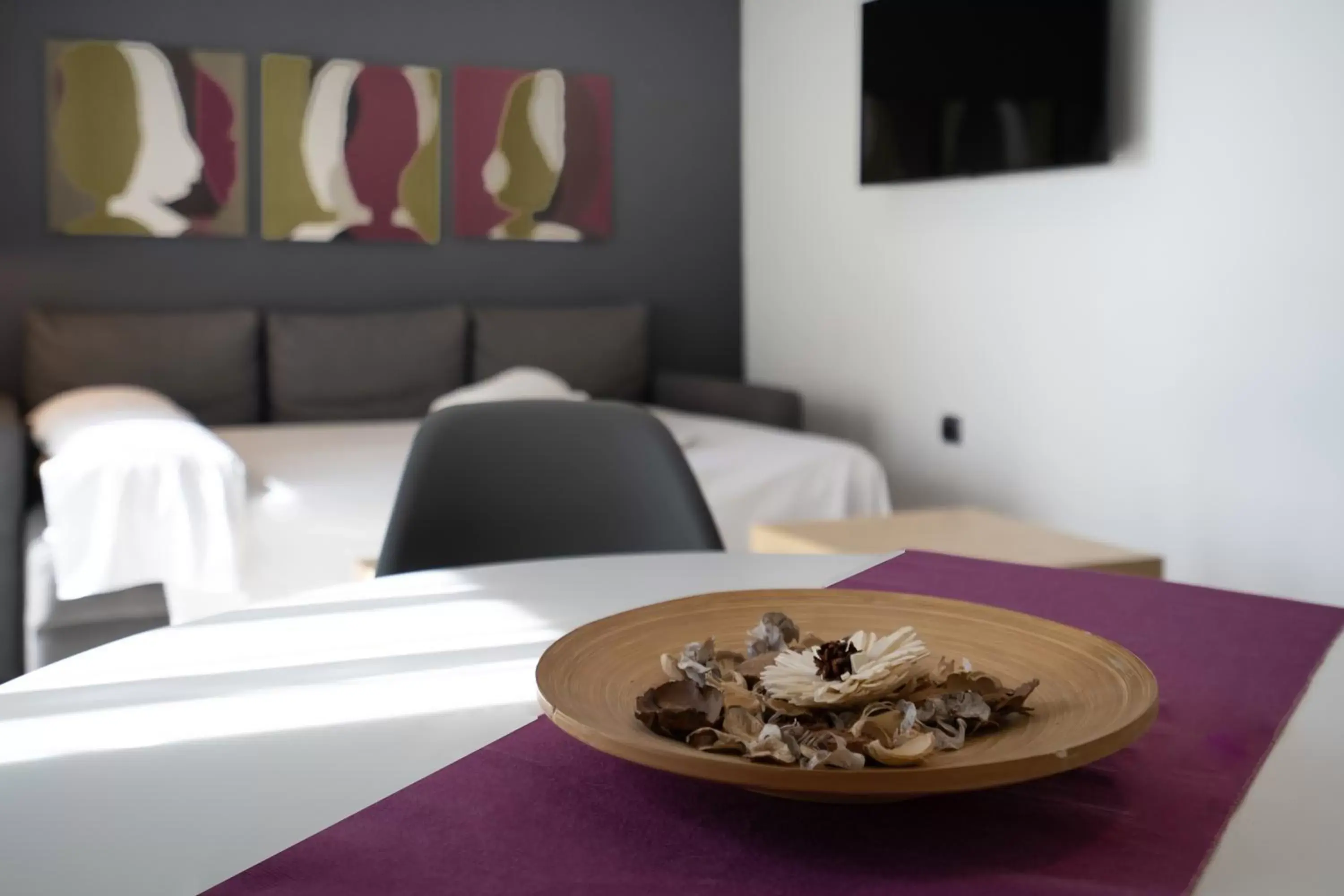 Seating area, Bed in Hotel Spa Cádiz Plaza