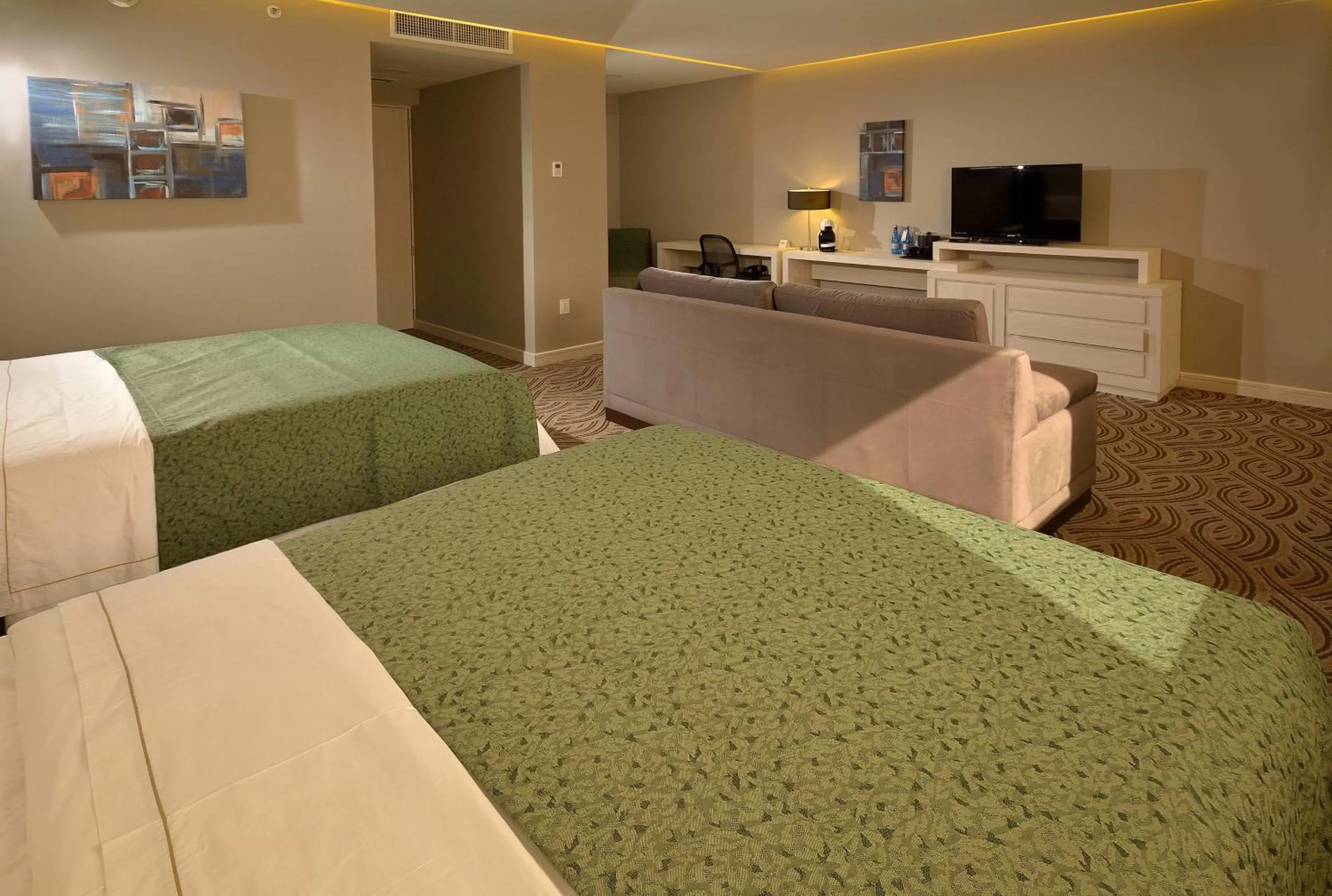 Photo of the whole room, Bed in Holiday Inn Express Pachuca by IHG