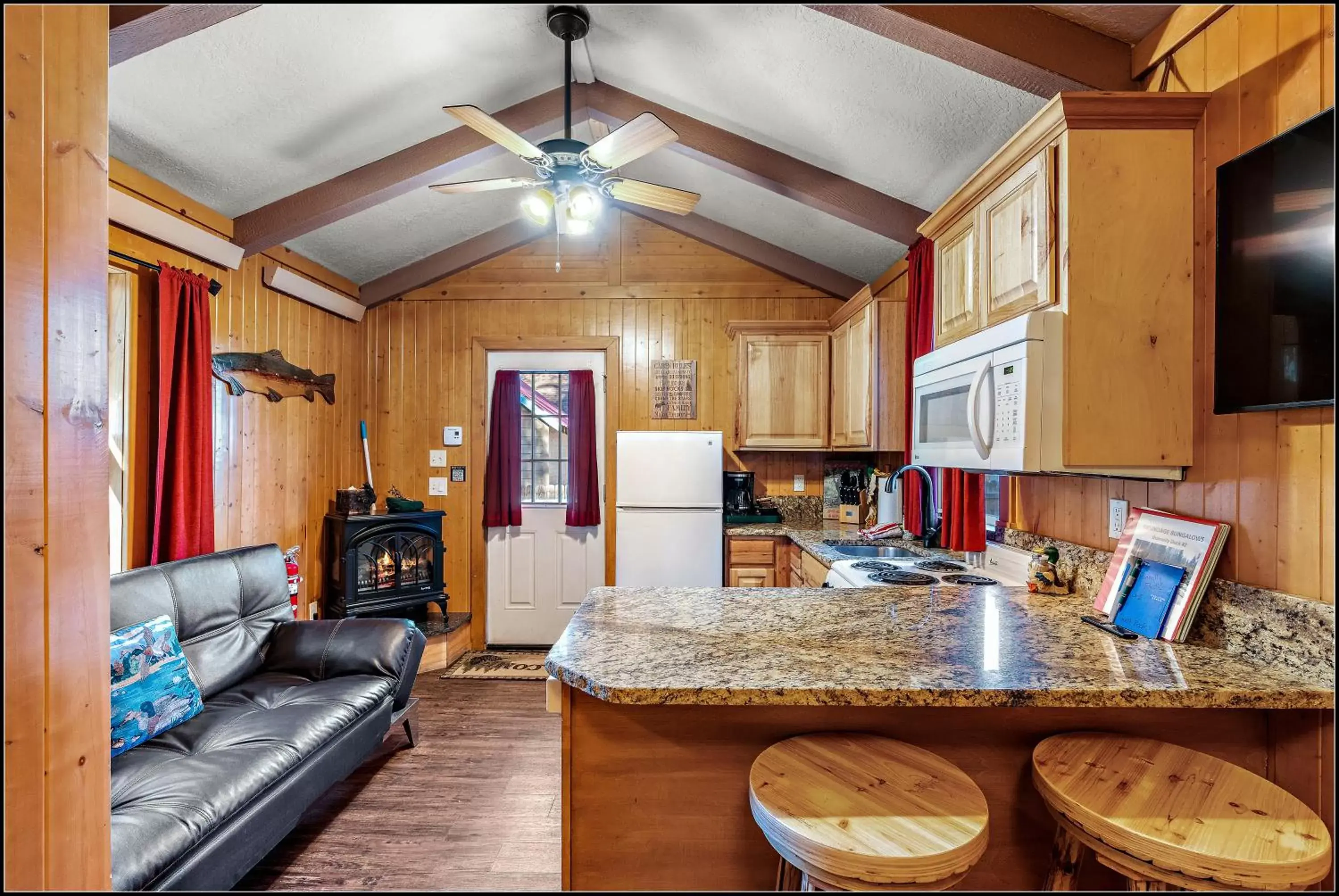 TV and multimedia, Seating Area in Brundage Bungalows