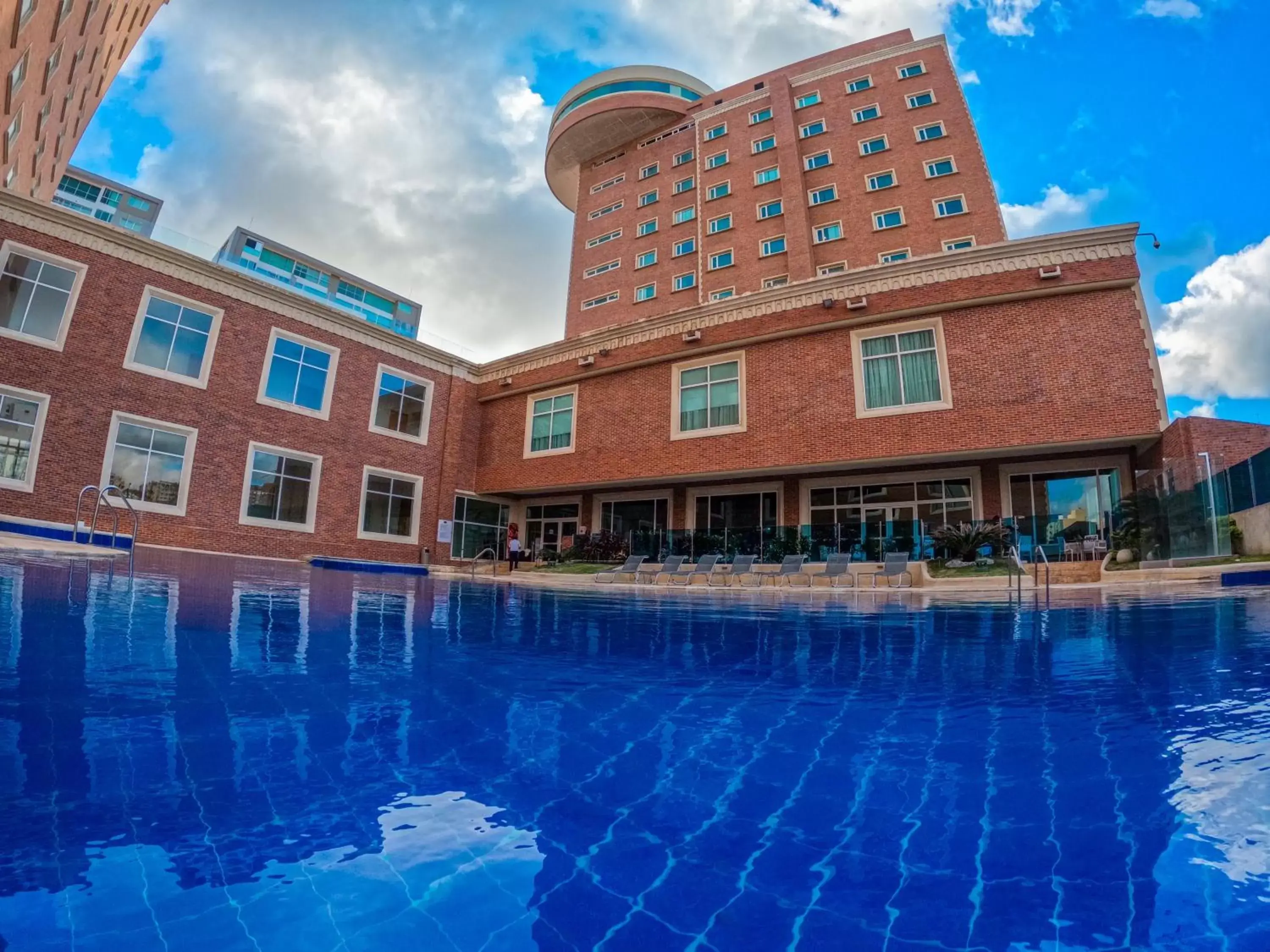 Property building, Swimming Pool in Hotel Dann Carlton Barranquilla y Centro de Convenciones