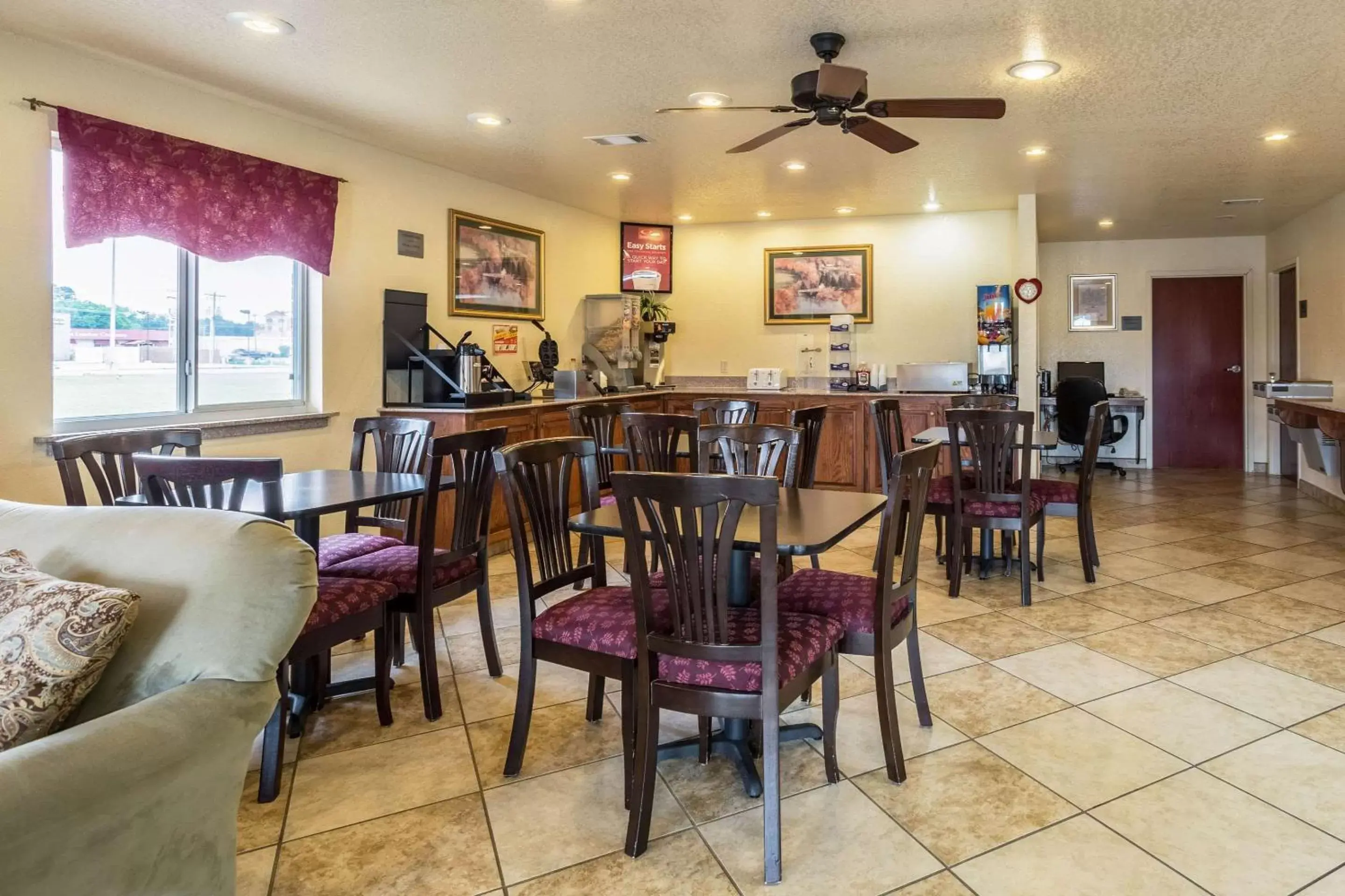 Restaurant/Places to Eat in Econo Lodge Inn & Suites Searcy