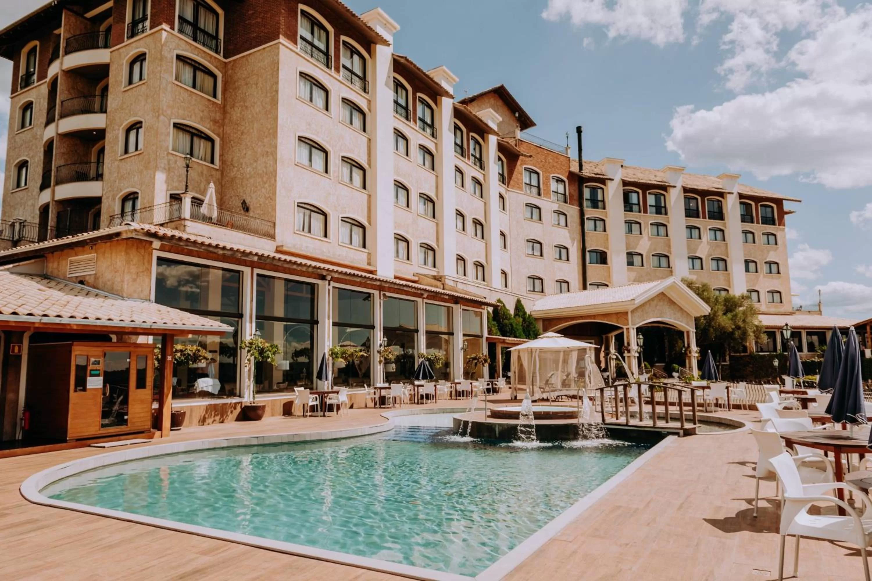 Swimming pool, Property Building in Hotel & Spa do Vinho, Autograph Collection