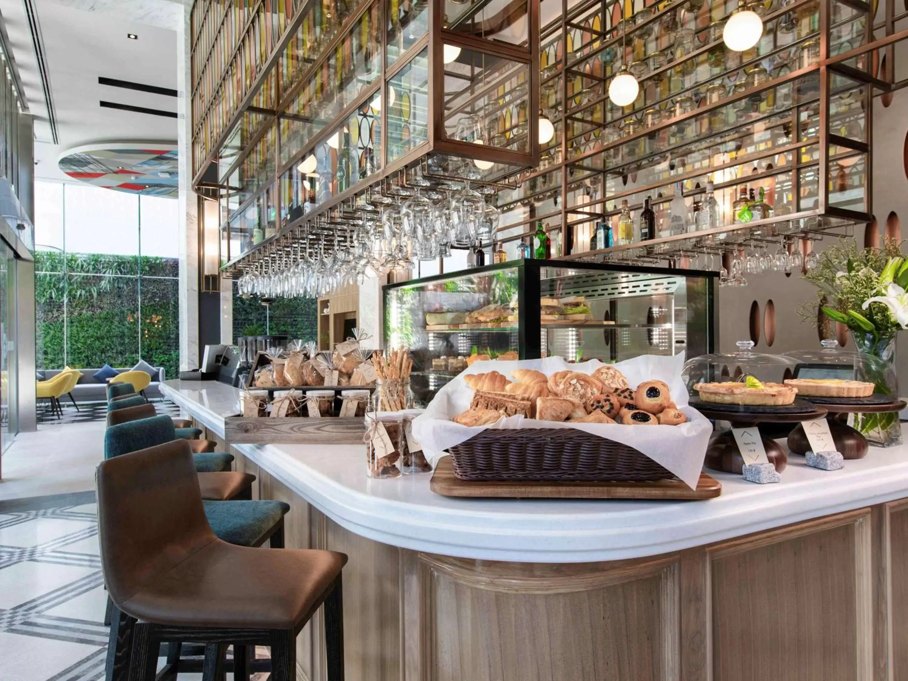 Lounge or bar, Restaurant/Places to Eat in ibis Bangkok Sukhumvit 24