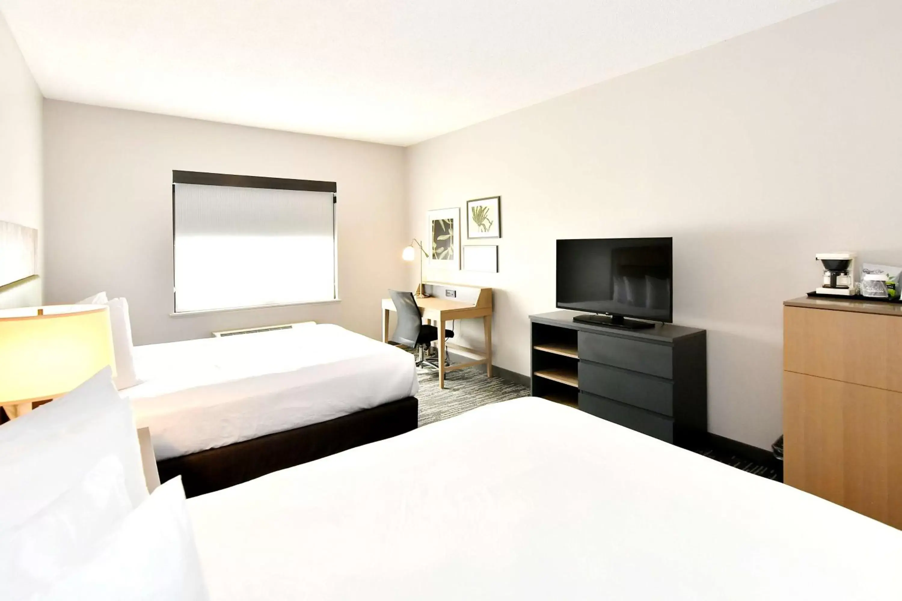 Bedroom, Bed in Country Inn & Suites by Radisson, Mount Morris, NY Bedroom, Bed in Country Inn & Suites by Radisson, Mount Morris, NY