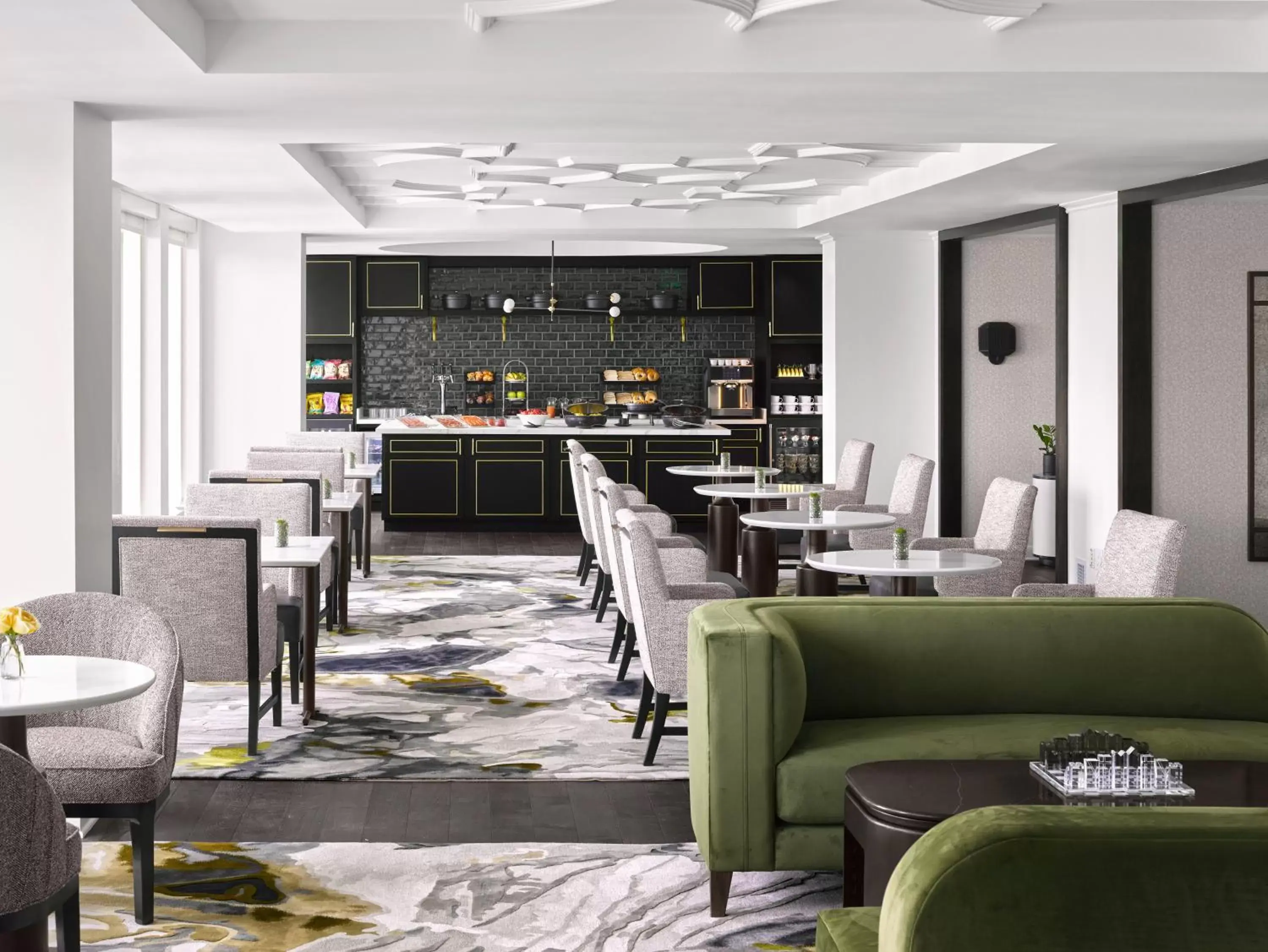 Lounge or bar, Restaurant/Places to Eat in InterContinental Buckhead Atlanta, an IHG Hotel