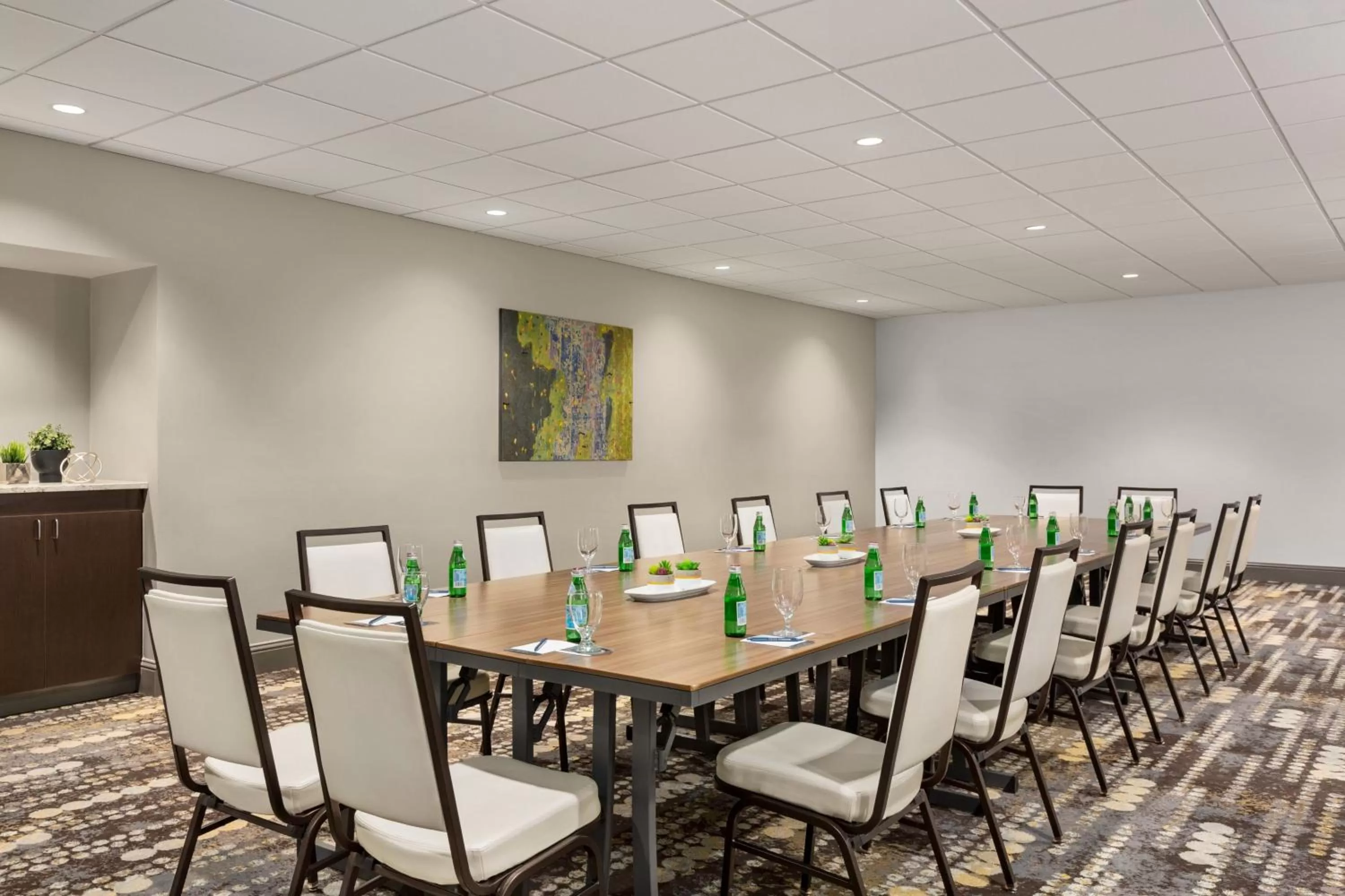 Meeting/conference room in Magnolia Hotel Denver, a Tribute Portfolio Hotel