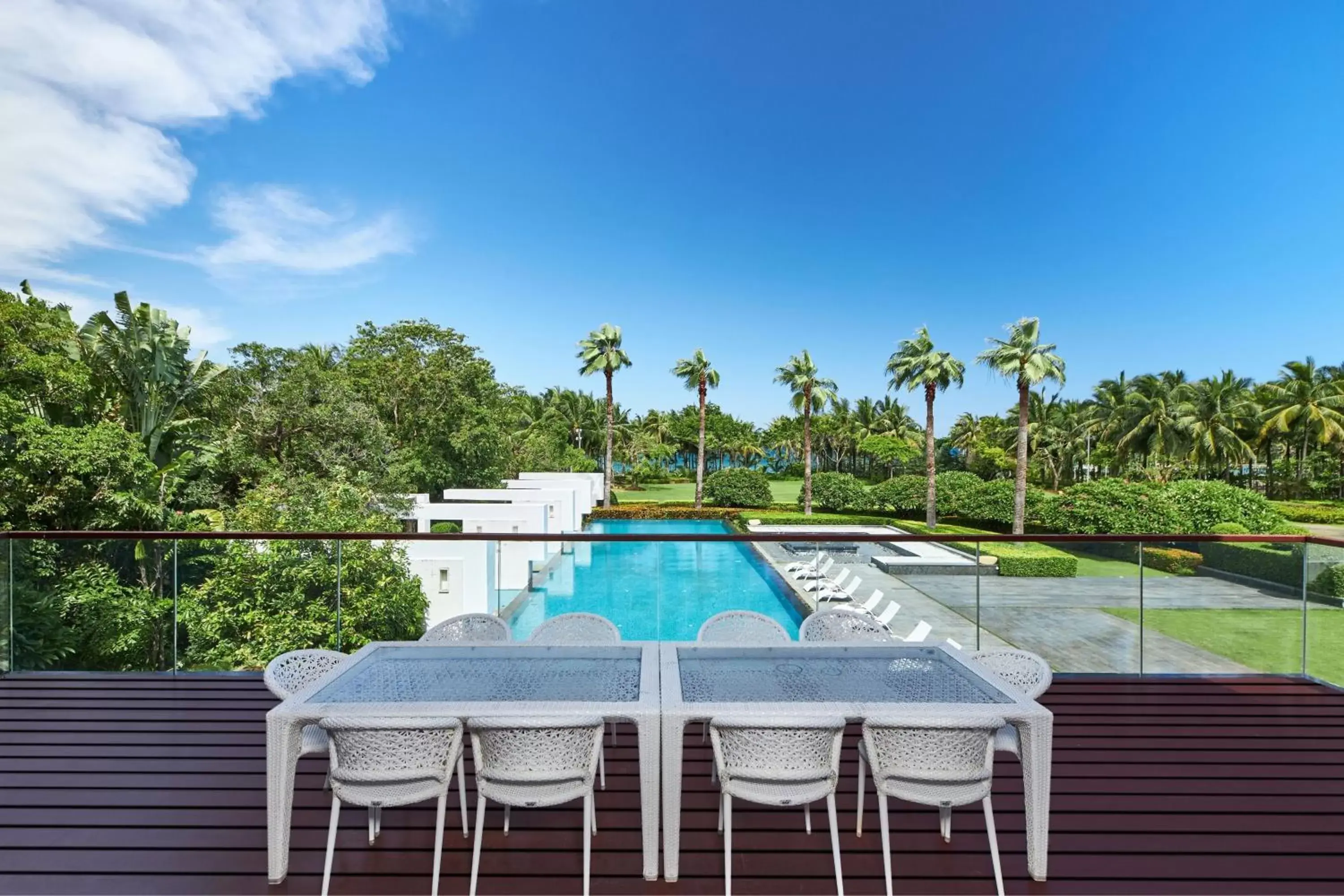 Photo of the whole room, Swimming Pool in The Westin Sanya Haitang Bay Resort