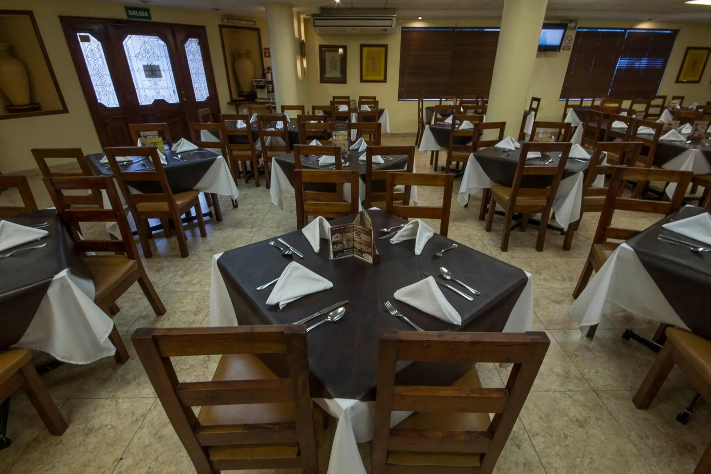 Restaurant/Places to Eat in Hotel San Antonio