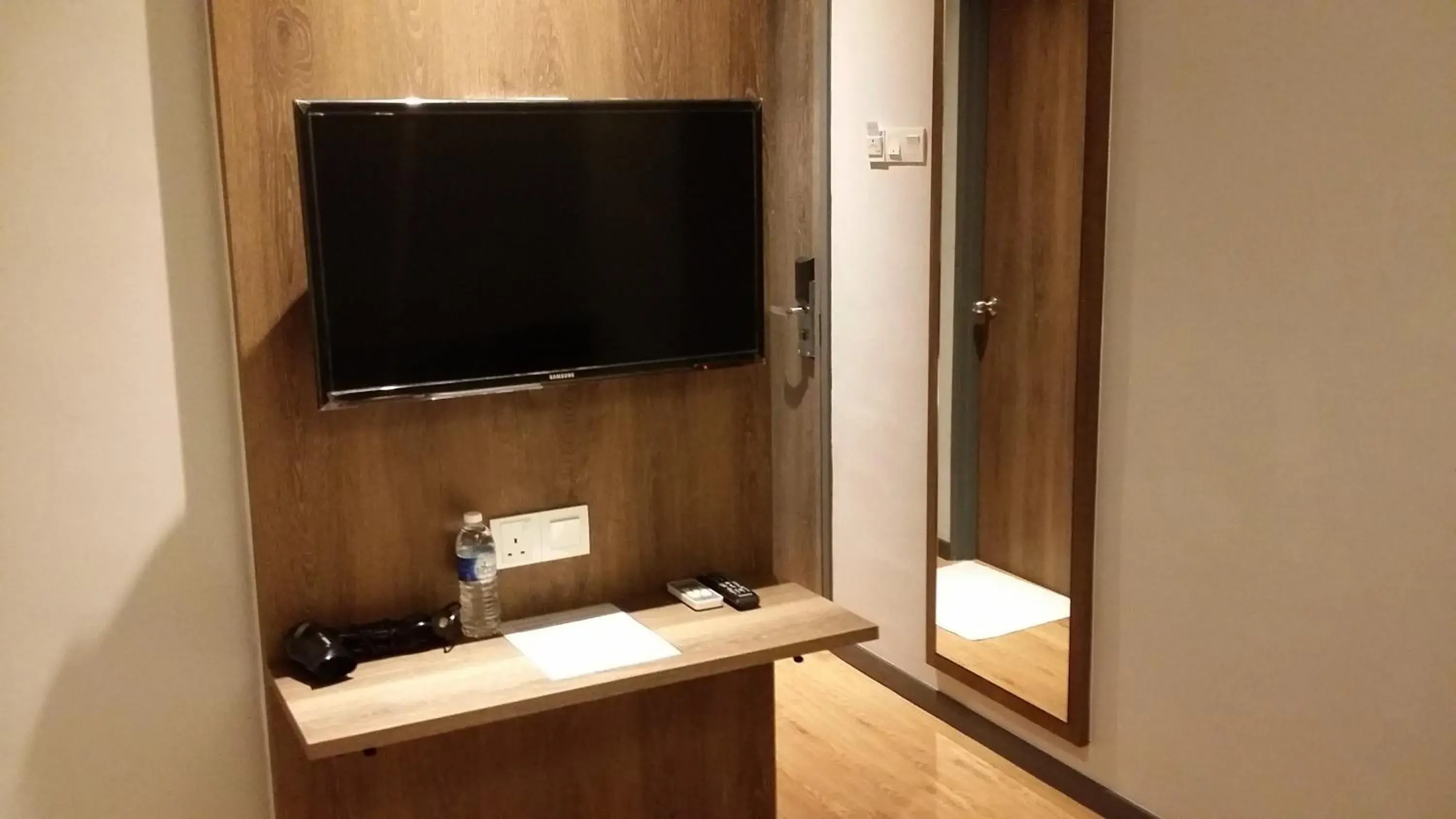 TV and multimedia, TV/Entertainment Center in Go Hotel