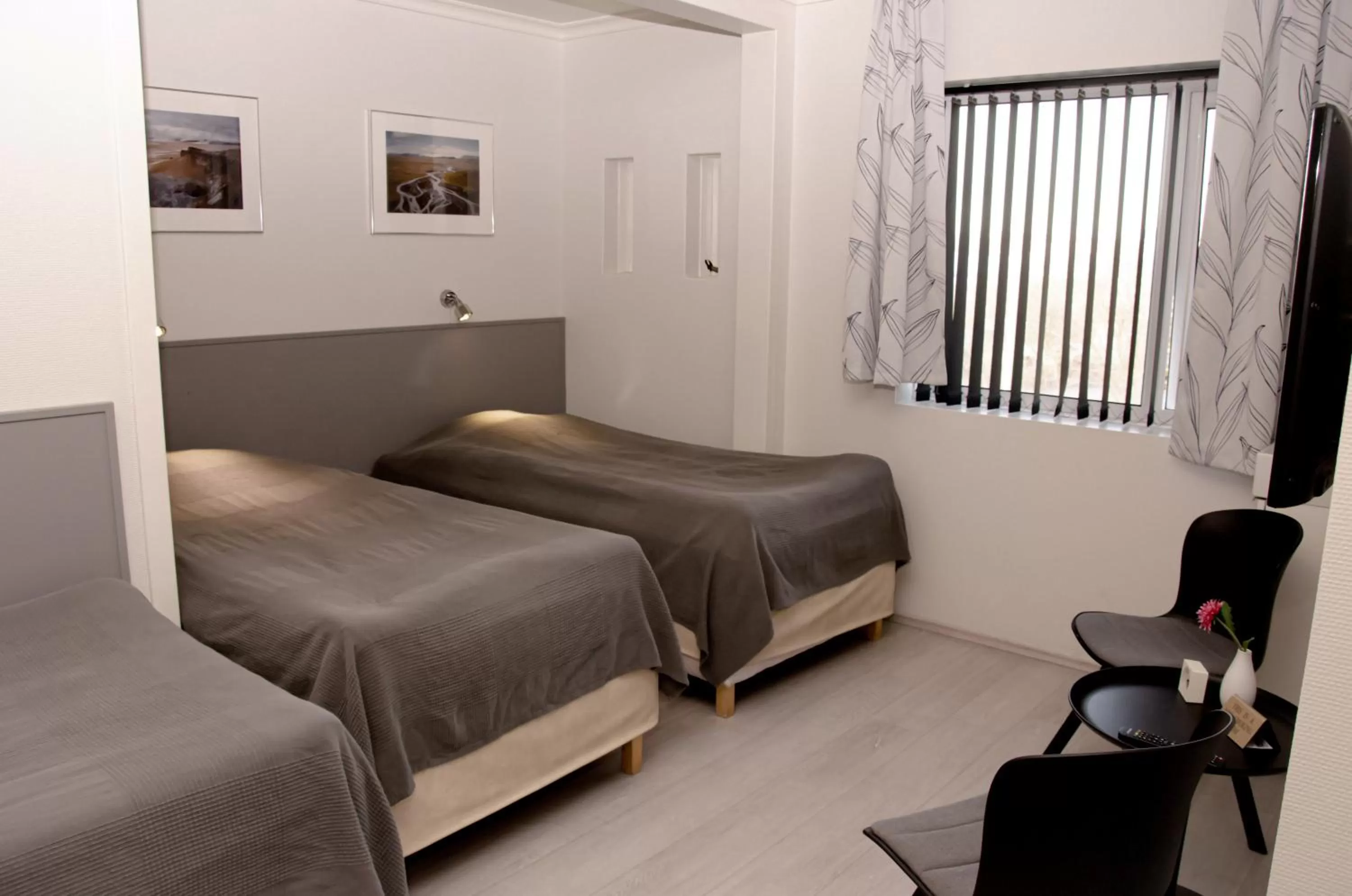 Triple Room with Shared Bathroom in B&B Guesthouse - Bed and Breakfast Keflavik Centre