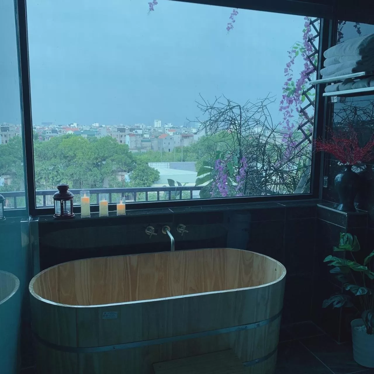 Bathroom in Mio Hotel