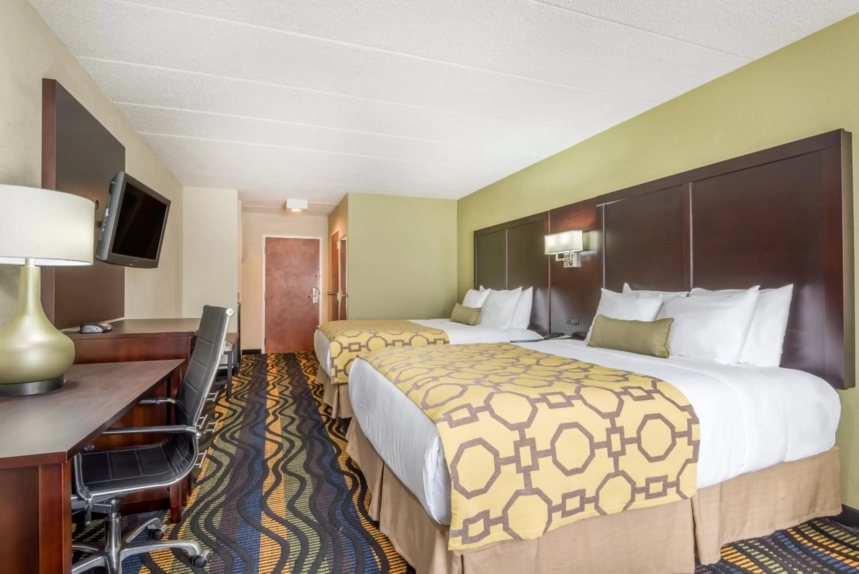 Photo of the whole room, Bed in Baymont by Wyndham Georgetown Lexington North