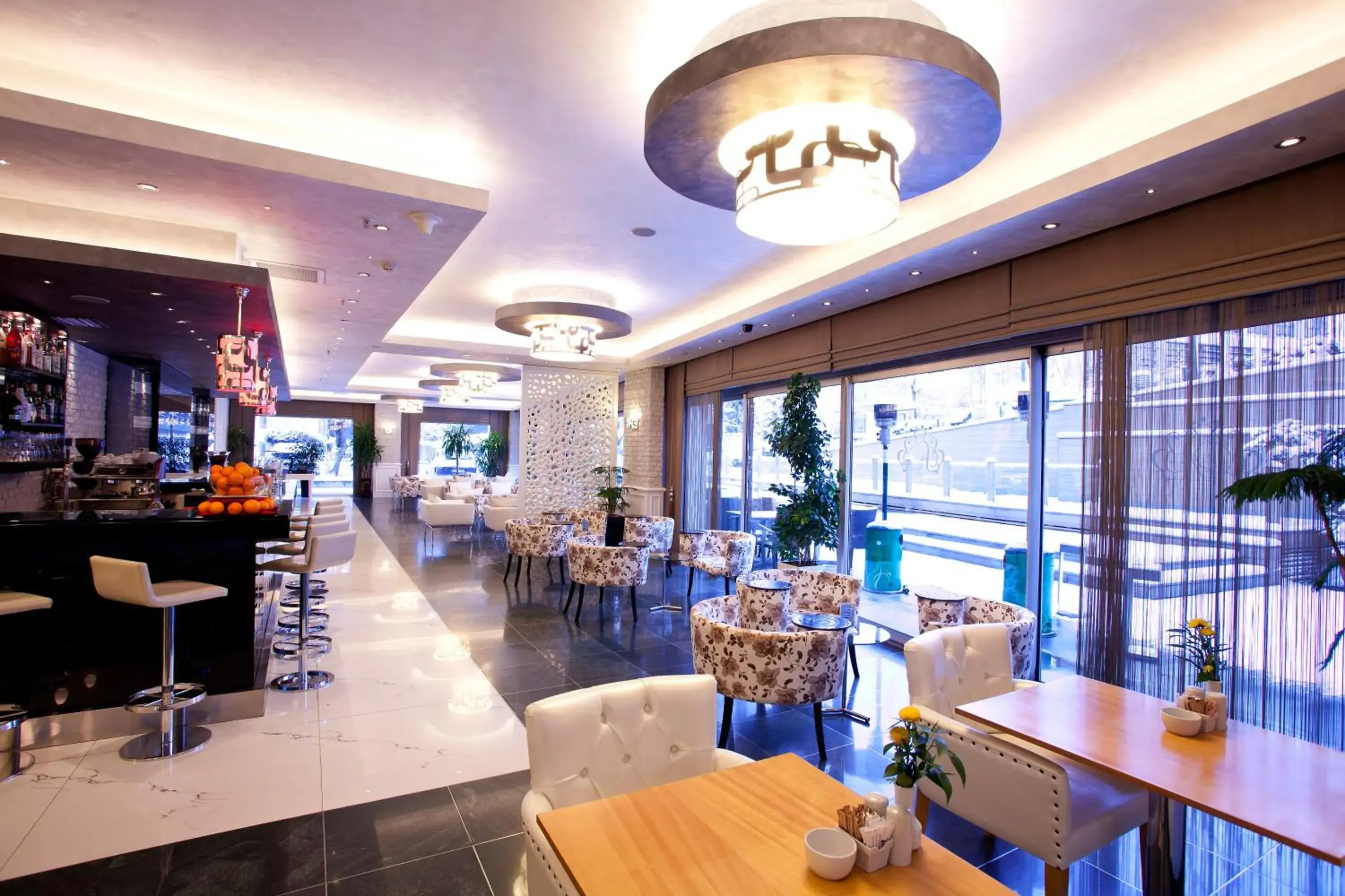 Lounge or bar, Restaurant/Places to Eat in Limak Ambassadore Hotel Ankara