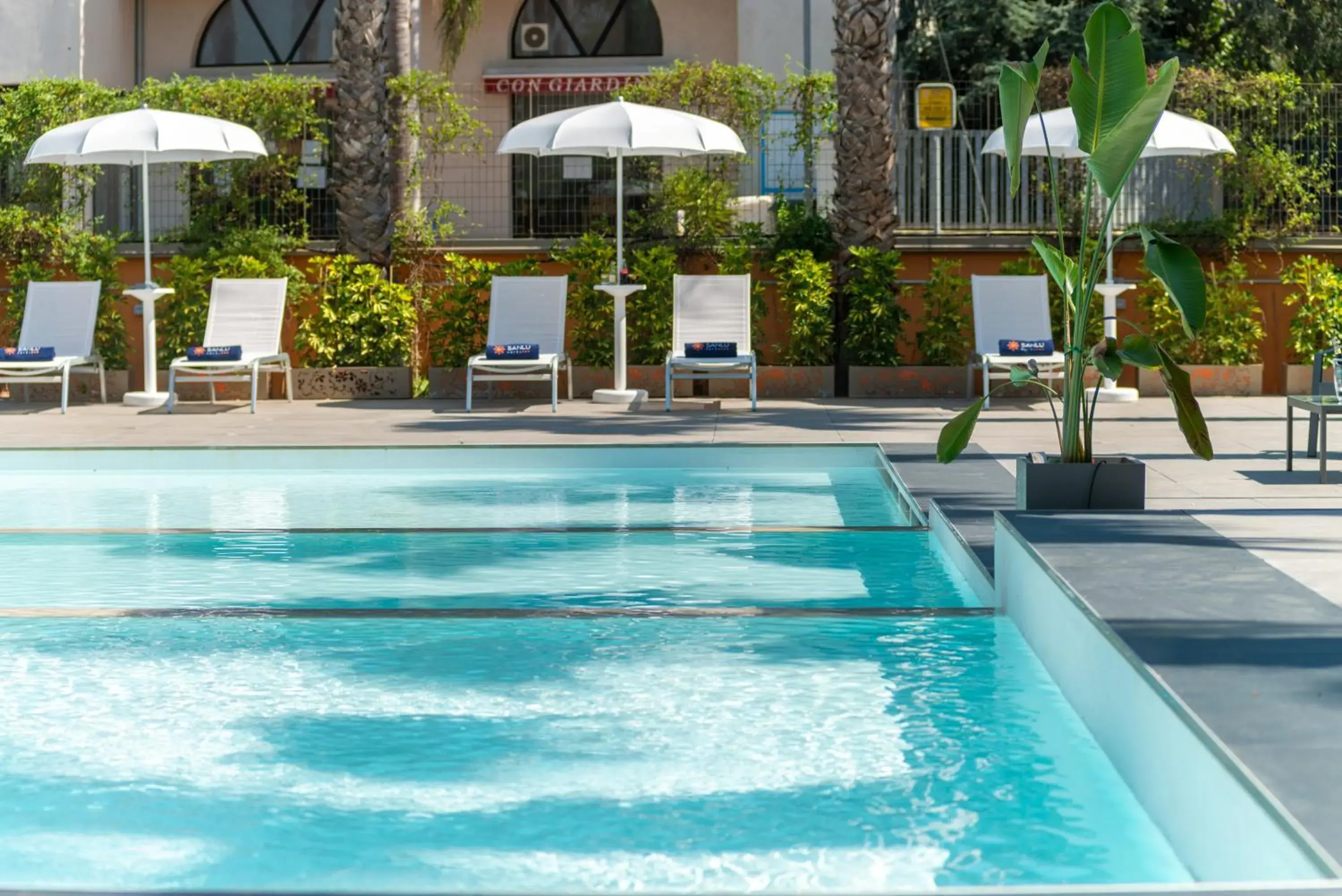 Swimming Pool in Sanlu Hotel