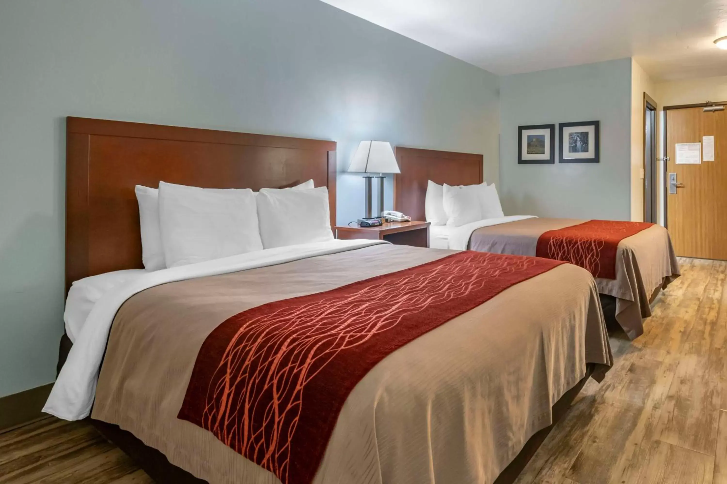 Bedroom, Bed in SureStay Plus Hotel by Best Western Buffalo