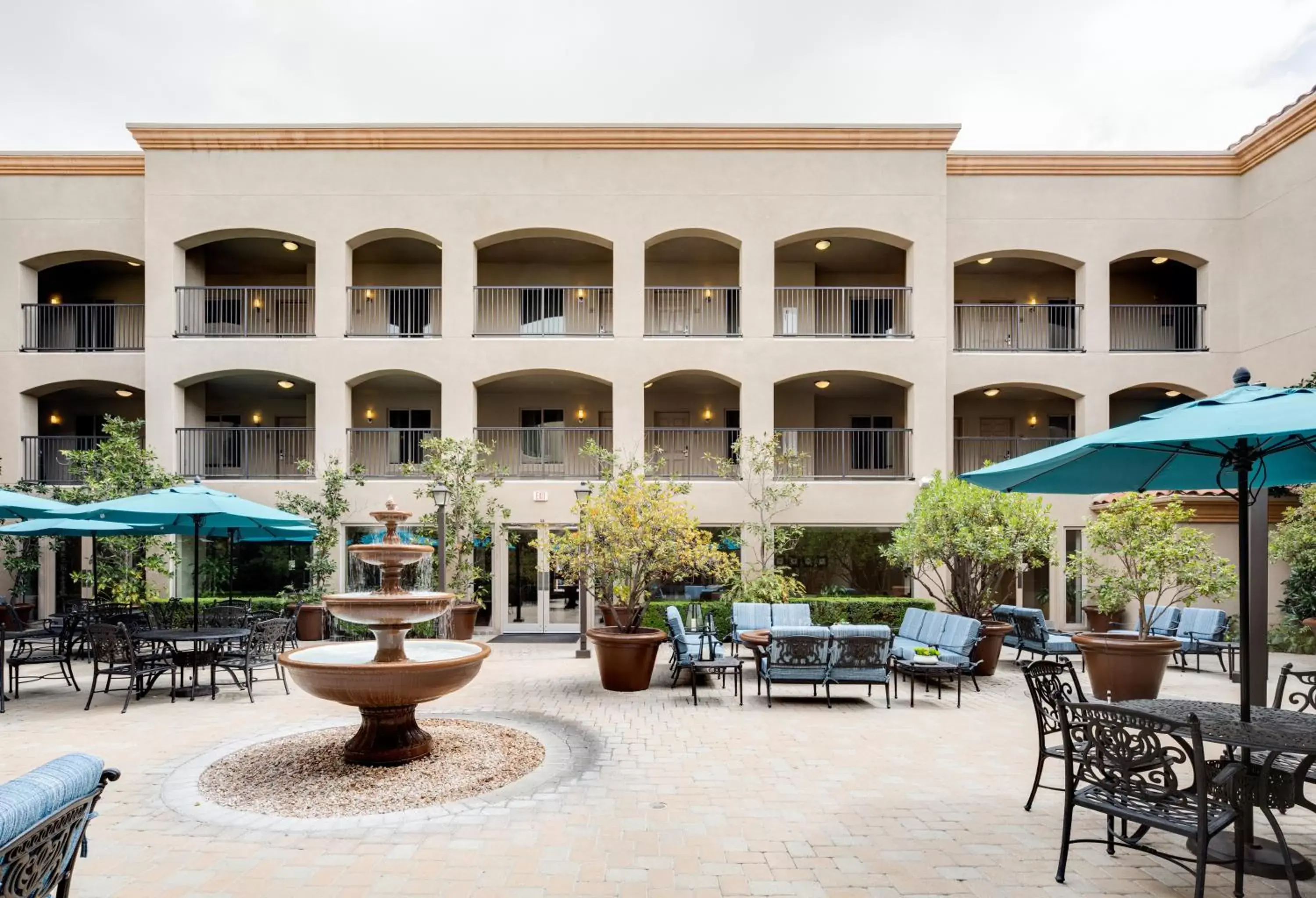 Inner courtyard view, Property Building in Ayres Hotel & Spa Mission Viejo