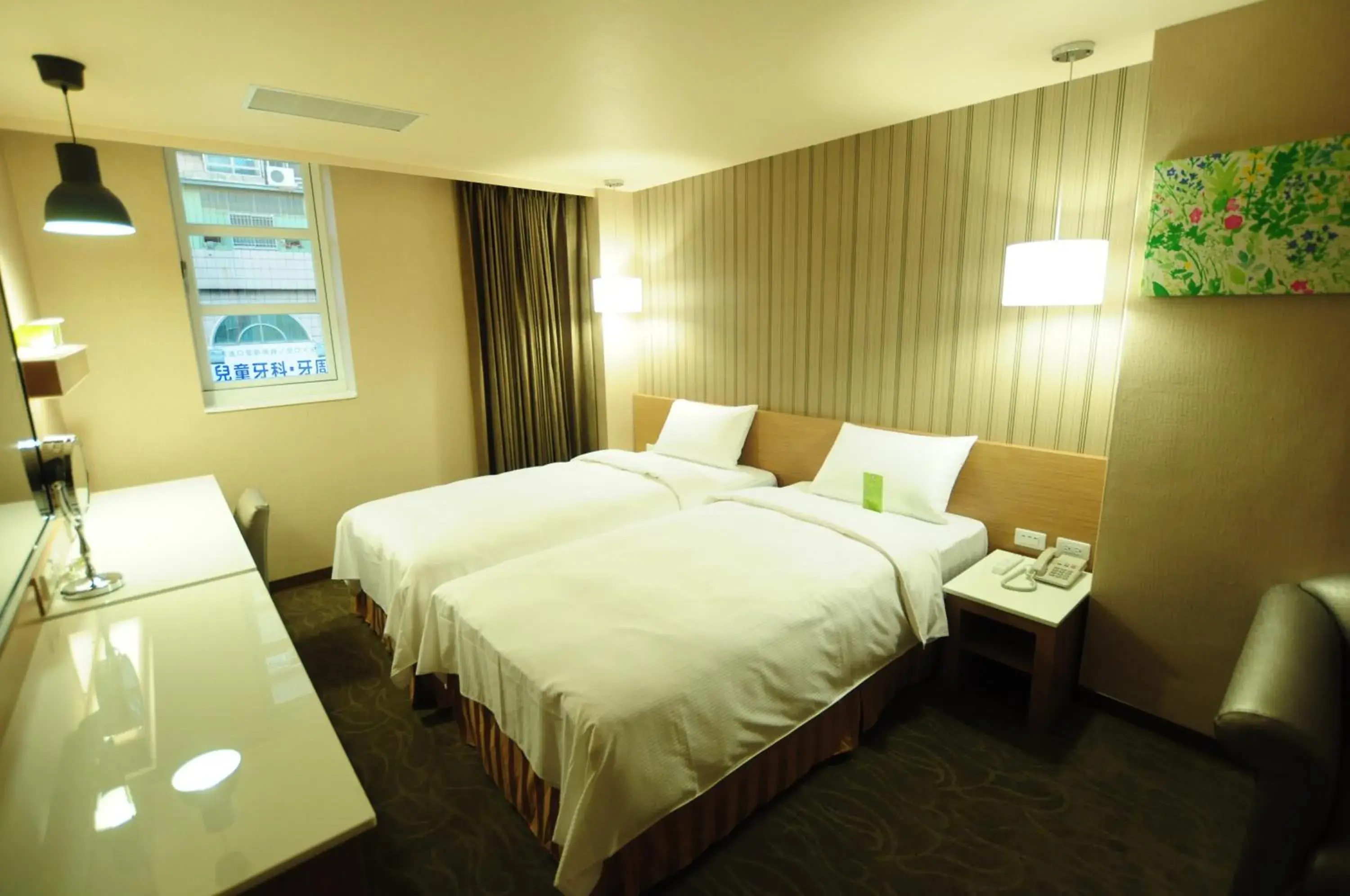 Photo of the whole room, Bed in Kindness Hotel - Kaohsiung Jue Ming