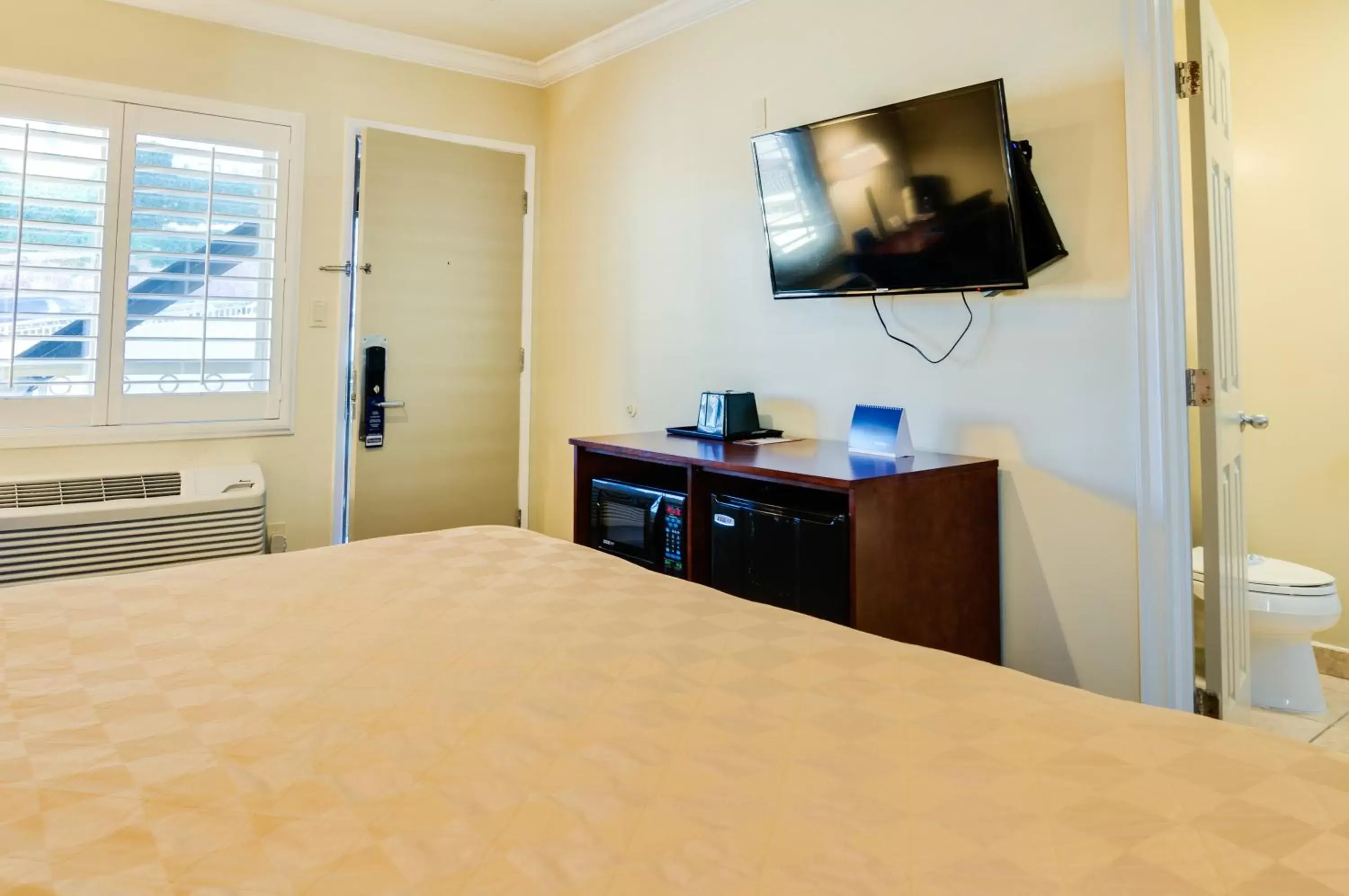 TV and multimedia, TV/Entertainment Center in Travelodge by Wyndham by Fisherman's Wharf