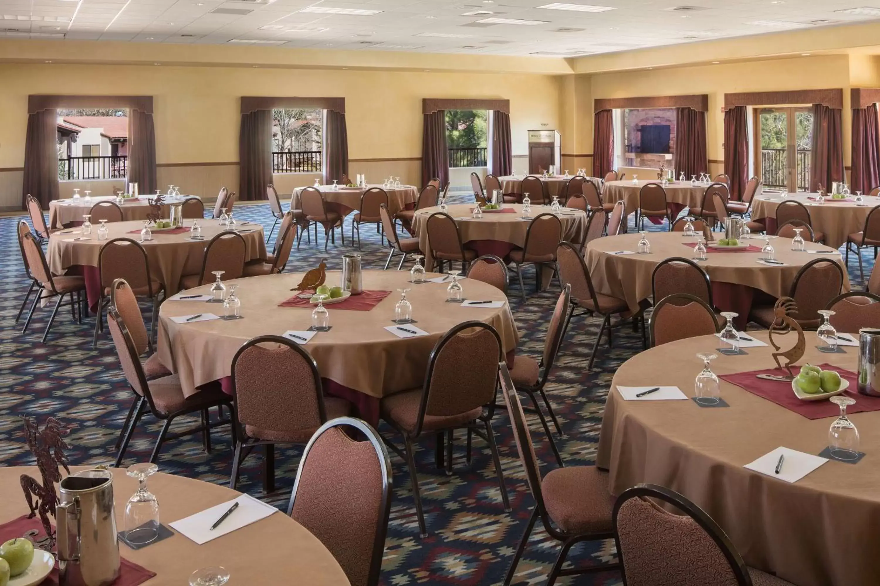 Meeting/conference room, Restaurant/Places to Eat in Hilton Sedona Resort at Bell Rock