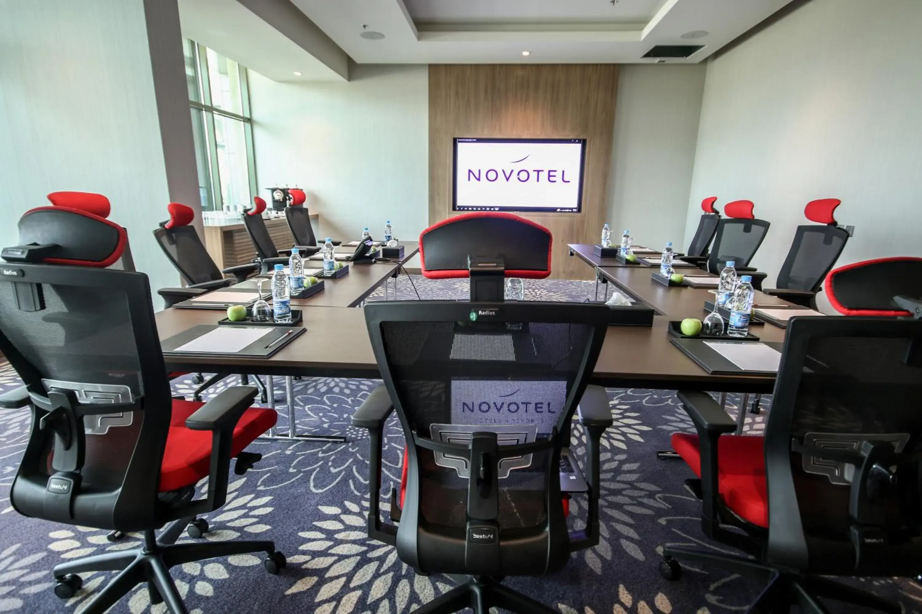 Business facilities in Novotel Yanbu Albahr