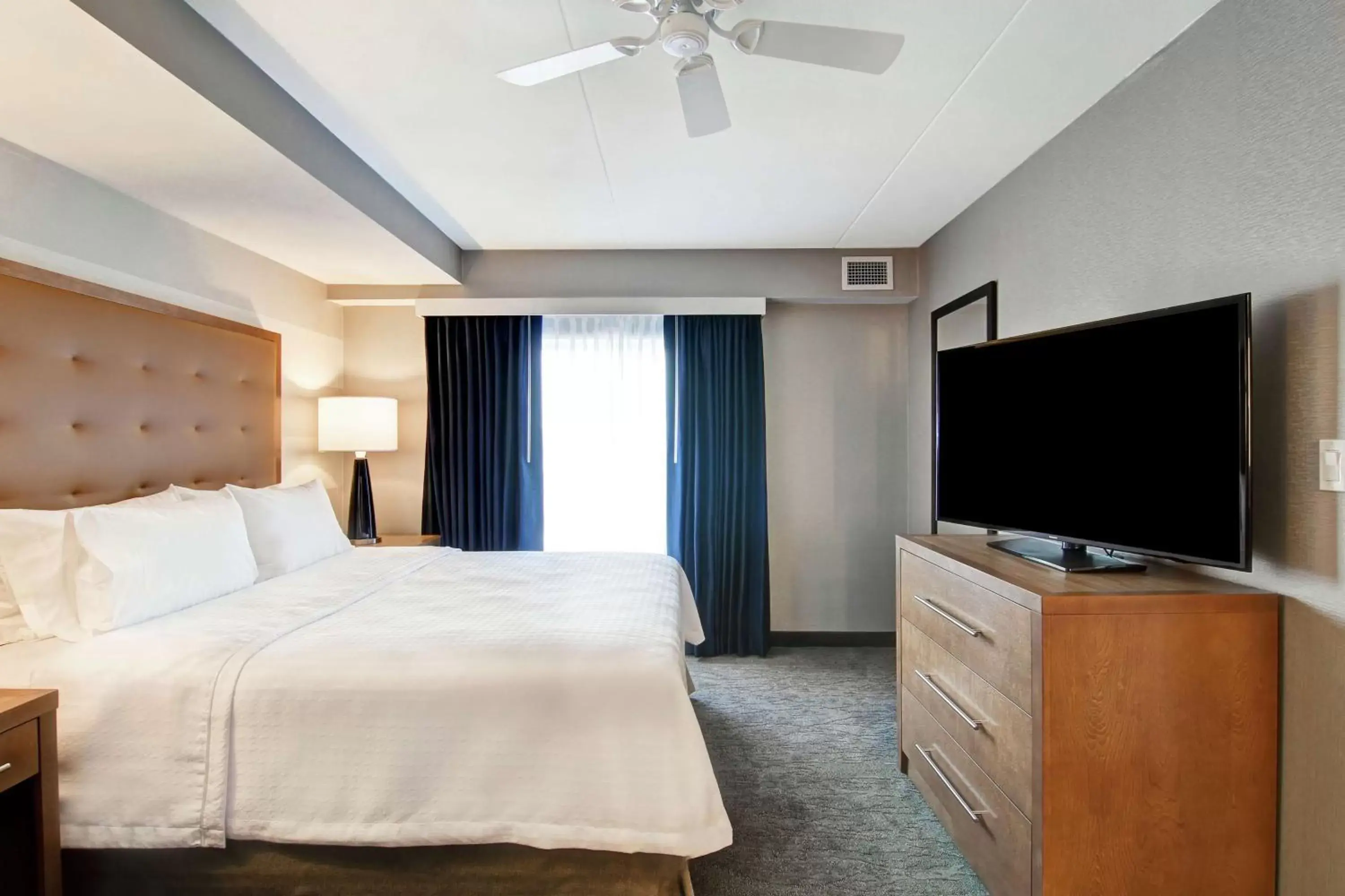 Bedroom, Bed in Homewood Suites By Hilton Ottawa Kanata