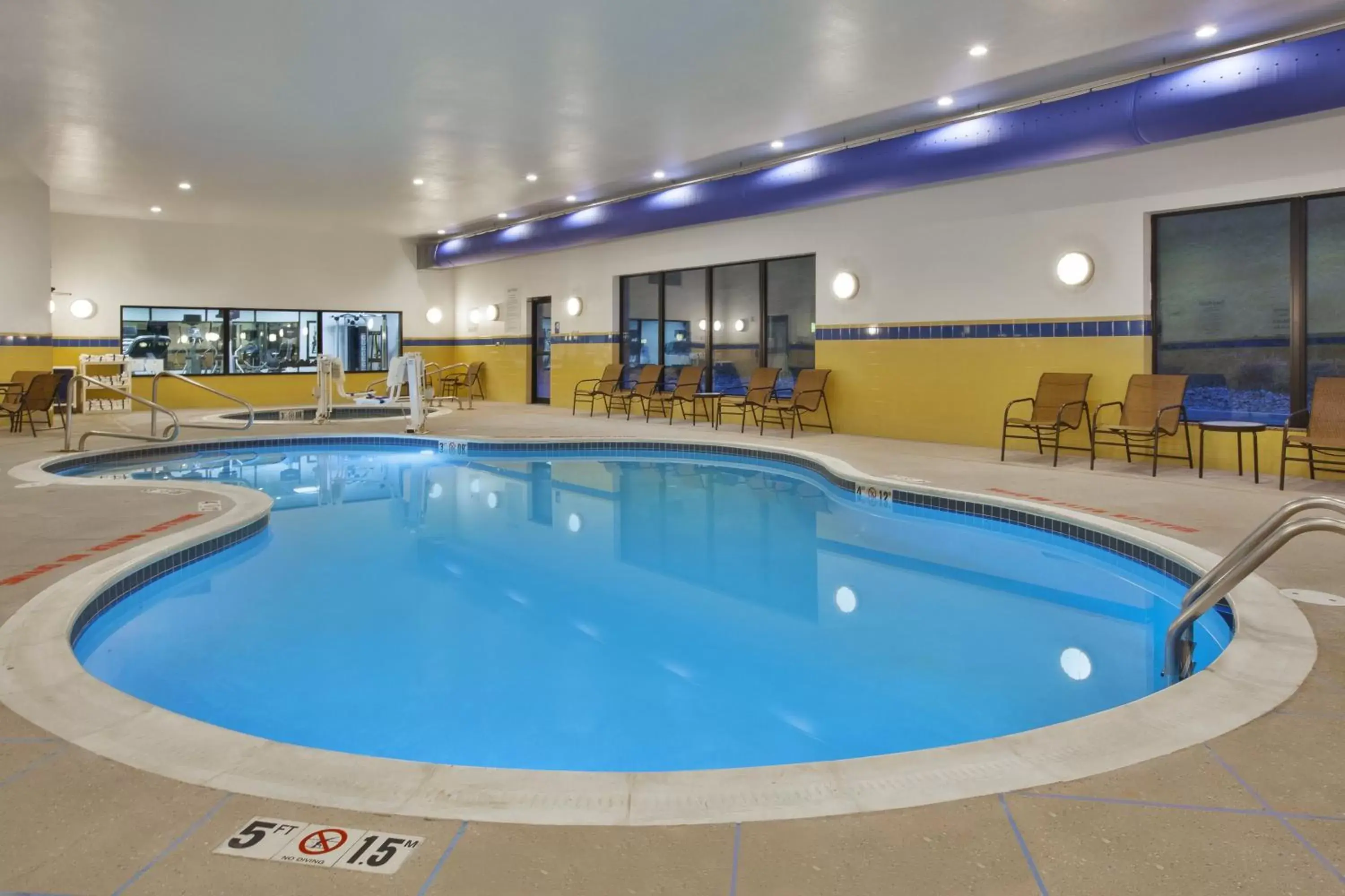 Swimming pool in Holiday Inn Express & Suites Washington - Meadow Lands, an IHG Hotel