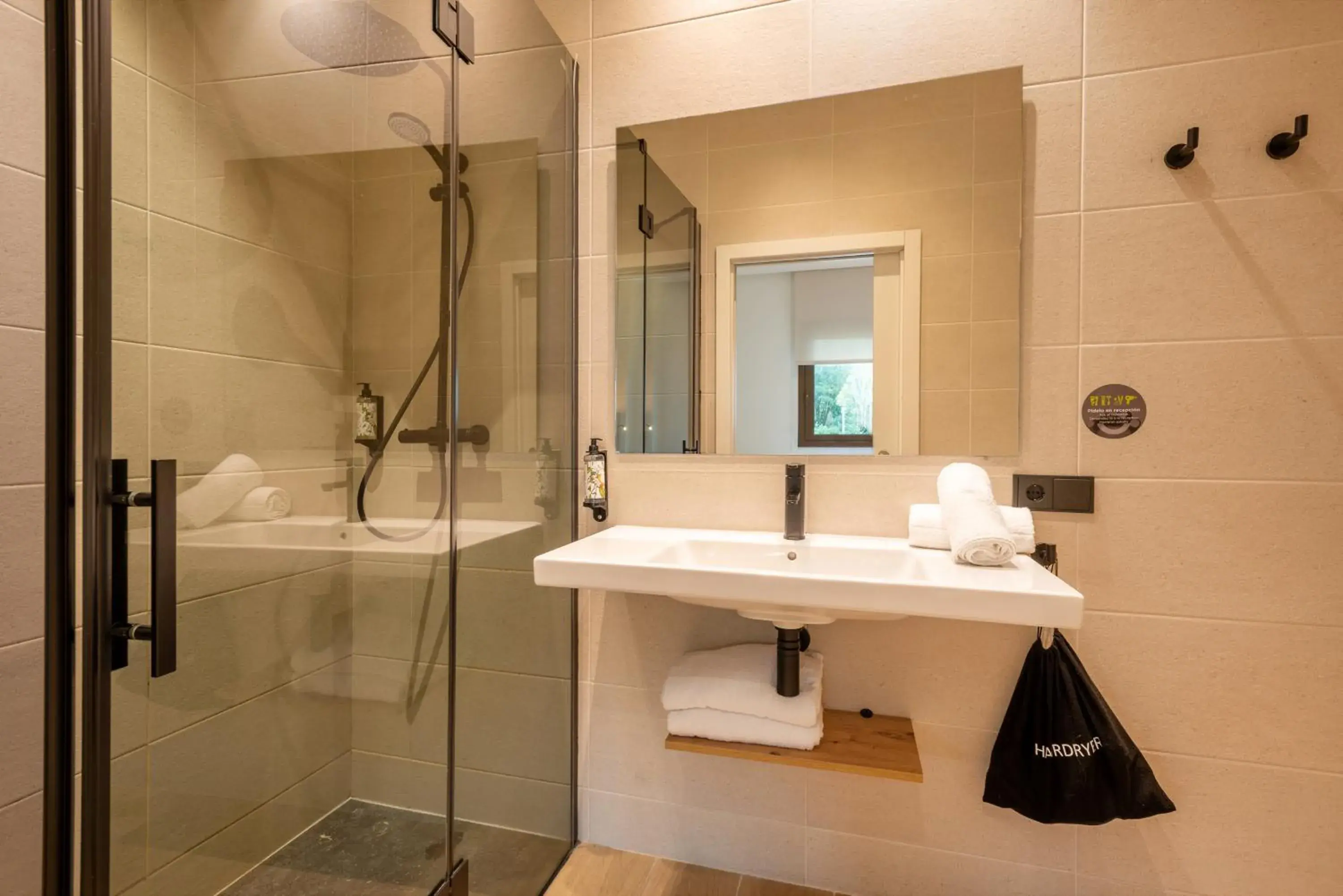 Shower, Bathroom in Hotel Bed4U San Sebasti